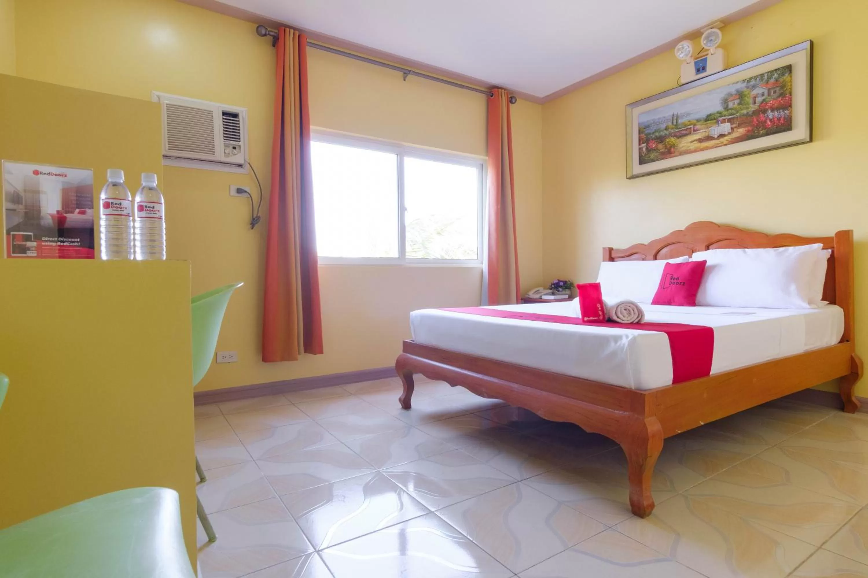 TV and multimedia, Bed in RedDoorz Plus @ Manalo Extension Palawan