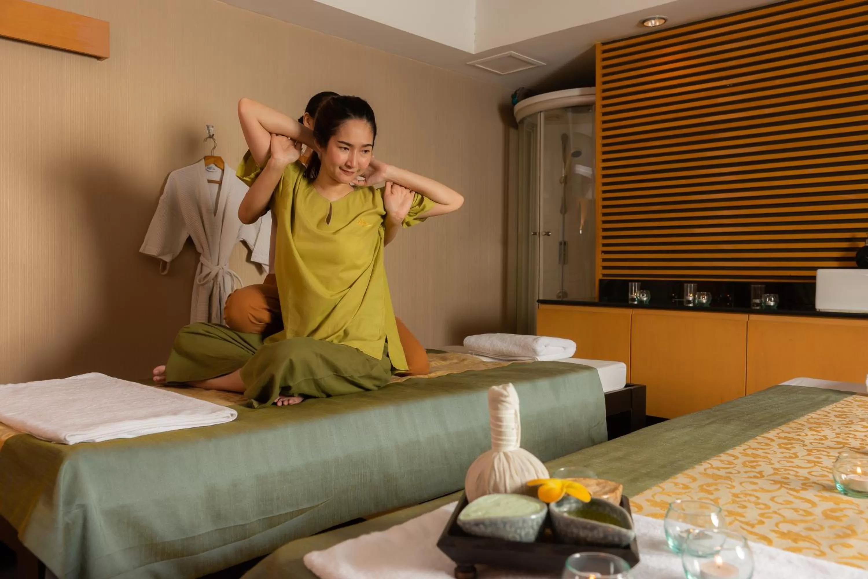 Spa and wellness centre/facilities, Bed in Niran Grand Hotel
