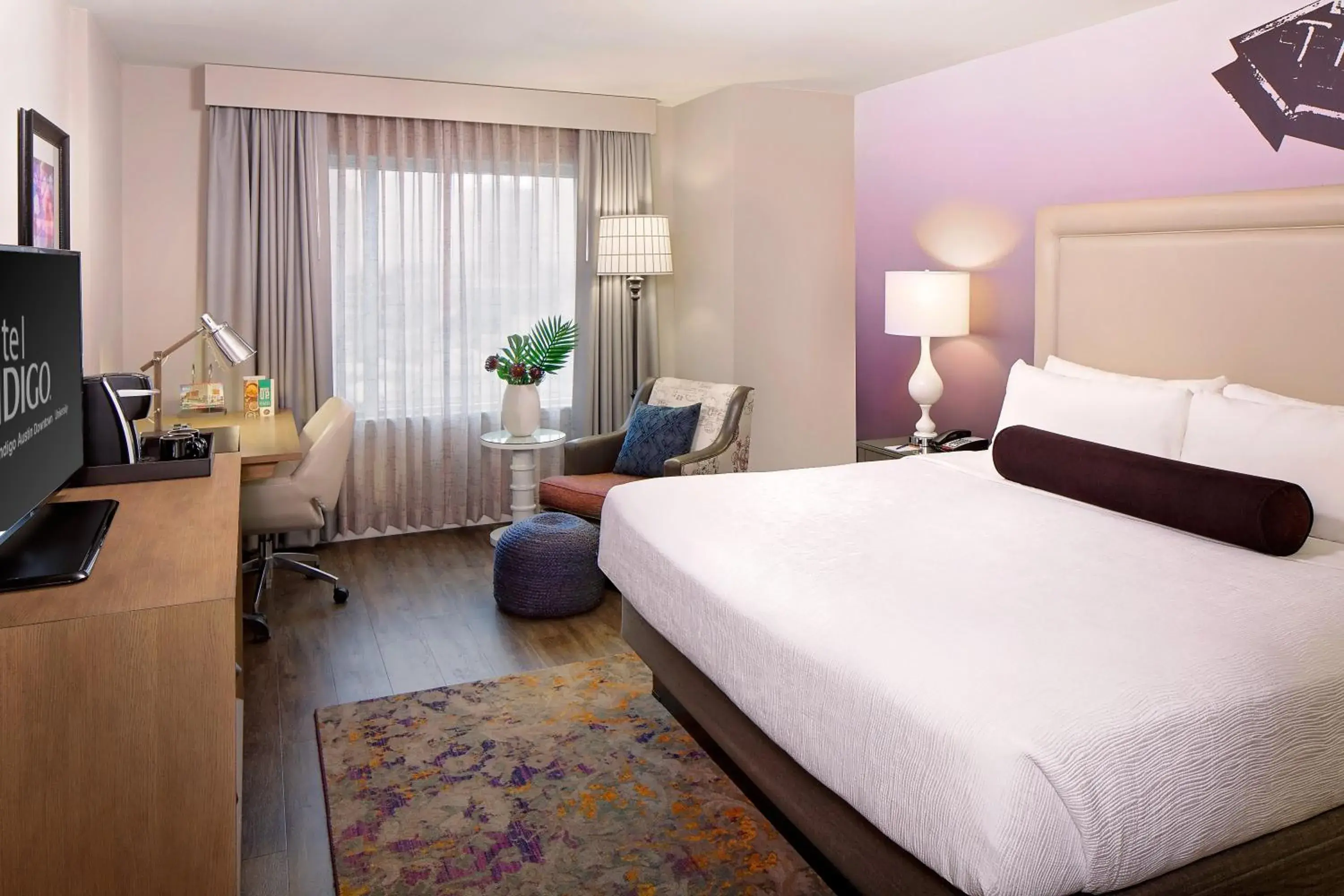 Standard King Room - Communications Accessible in Hotel Indigo Austin Downtown - University by IHG Standard King Room - Communications Accessible in Hotel Indigo Austin Downtown - University by IHG