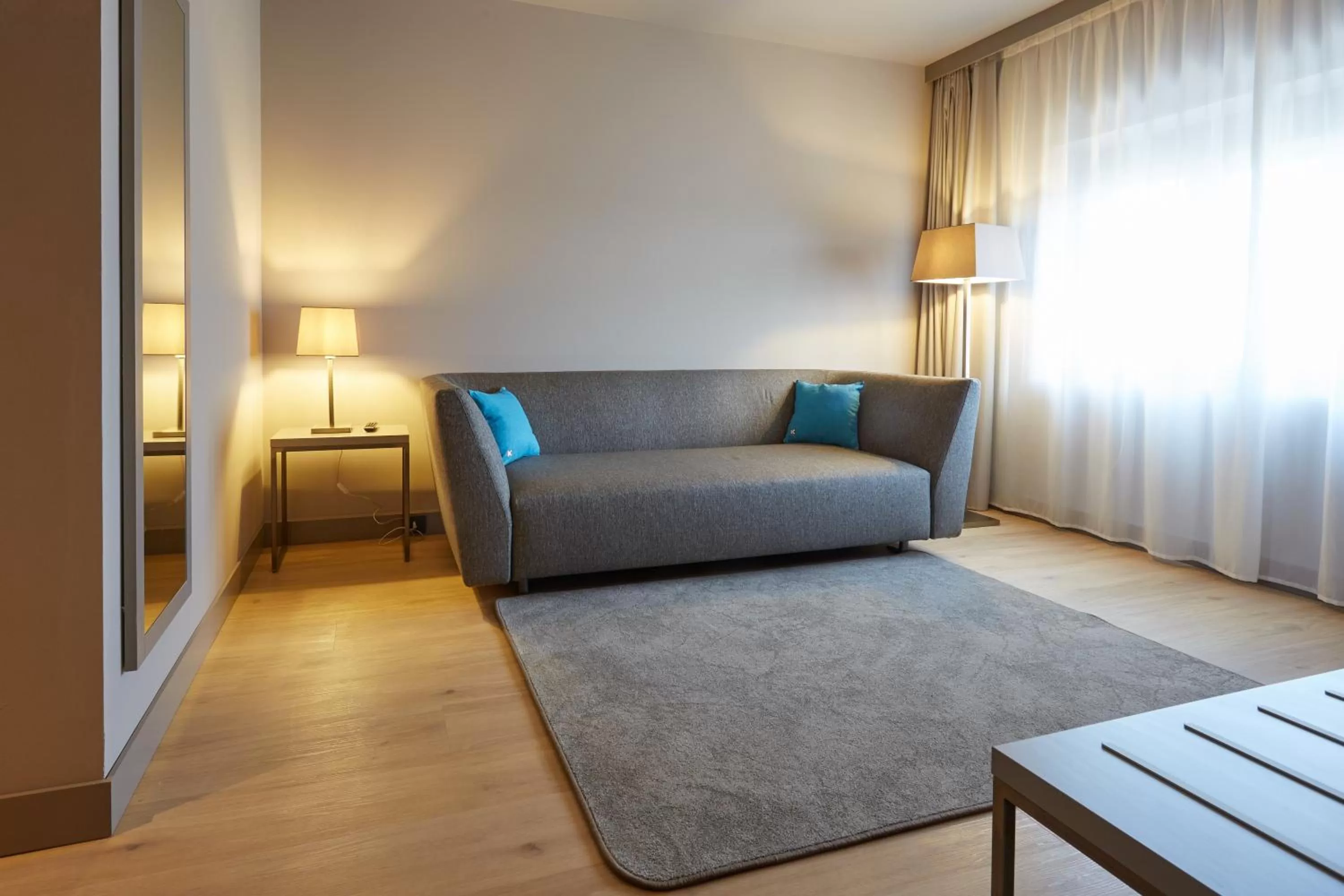 hair dresser in DC HOTEL INTERNATIONAL