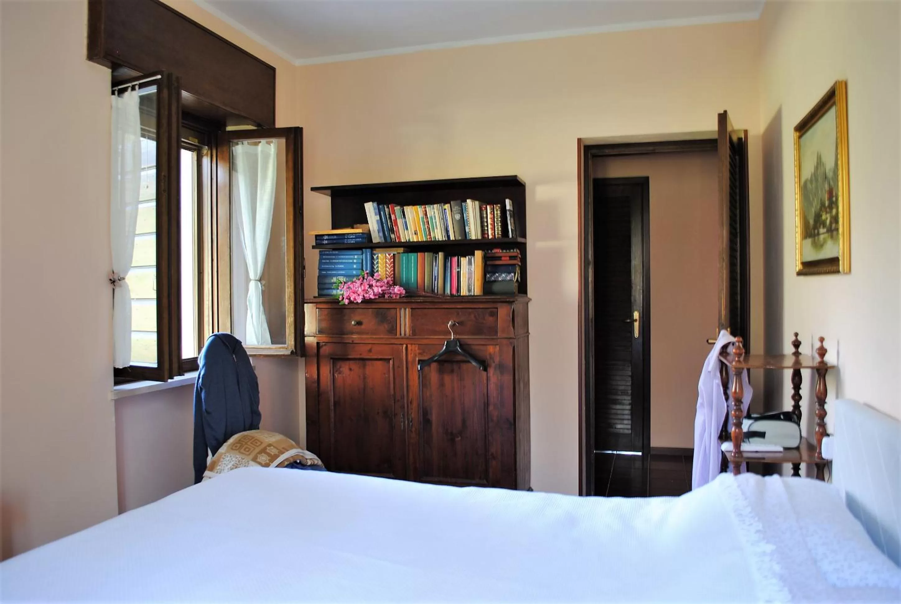 Photo of the whole room, Bed in AGRITURISMO MELOGRANO D'ORO