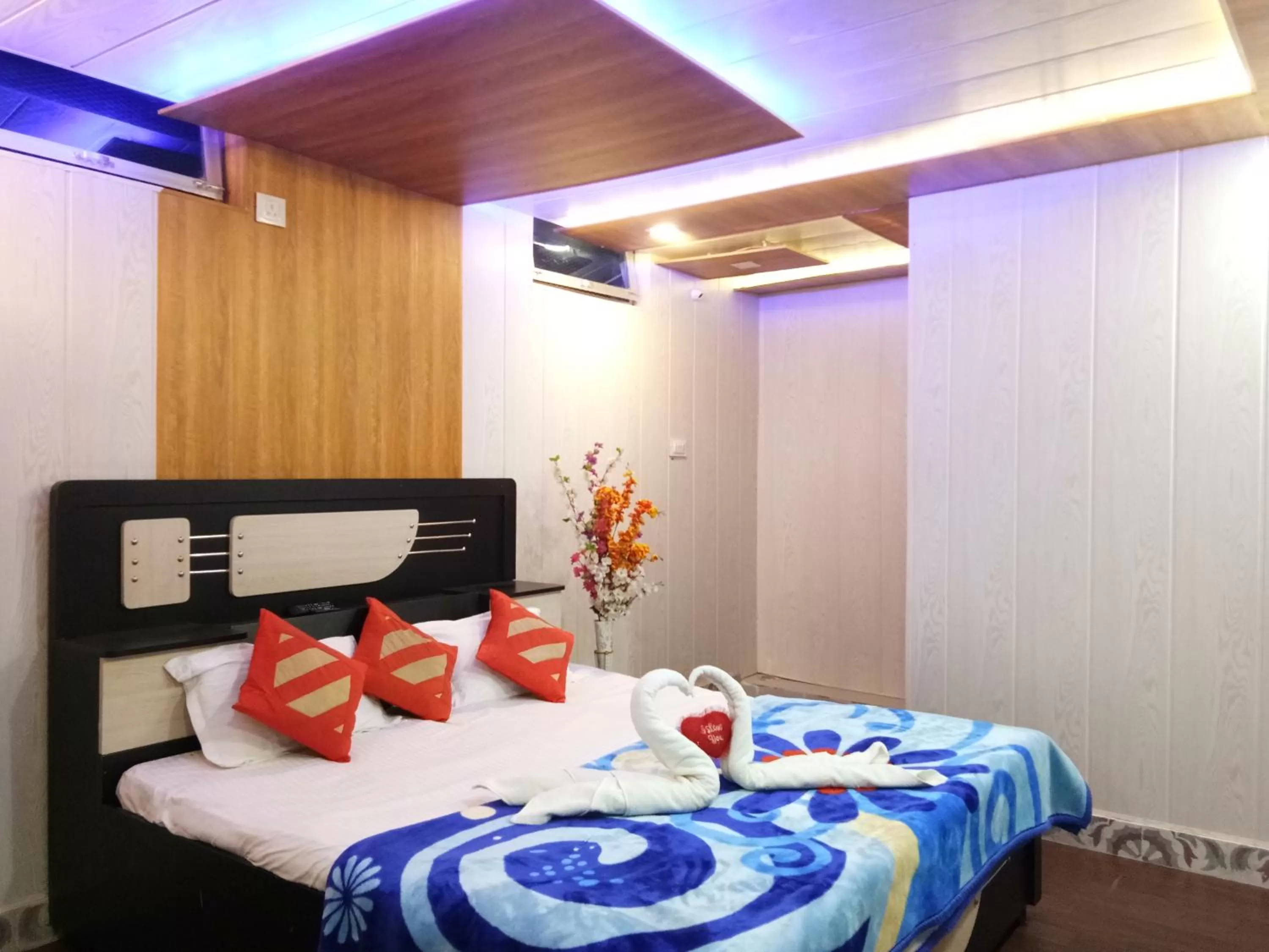 Bed in Haveli Taragarh Palace