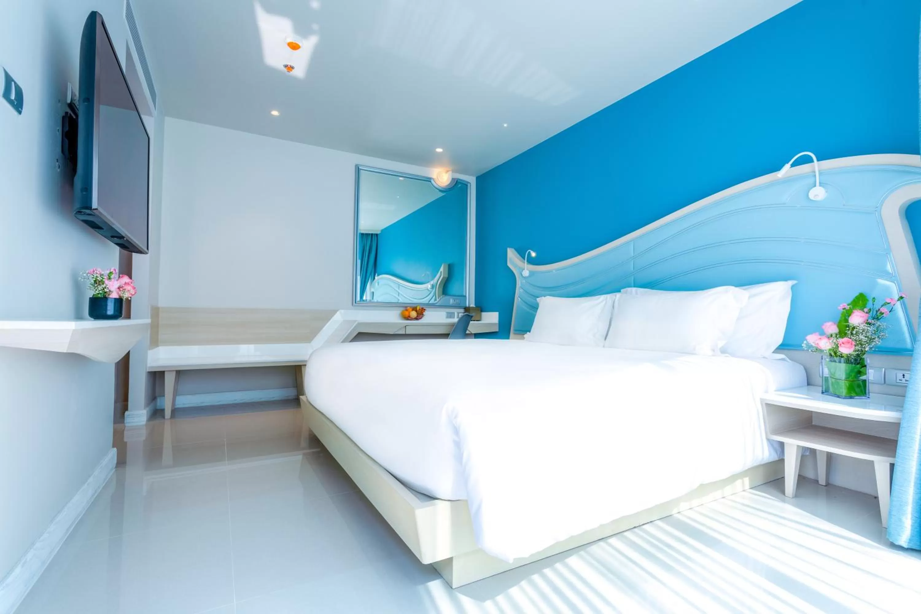 Bedroom, Bed in Centara Sonrisa Residences & Suites Sriracha