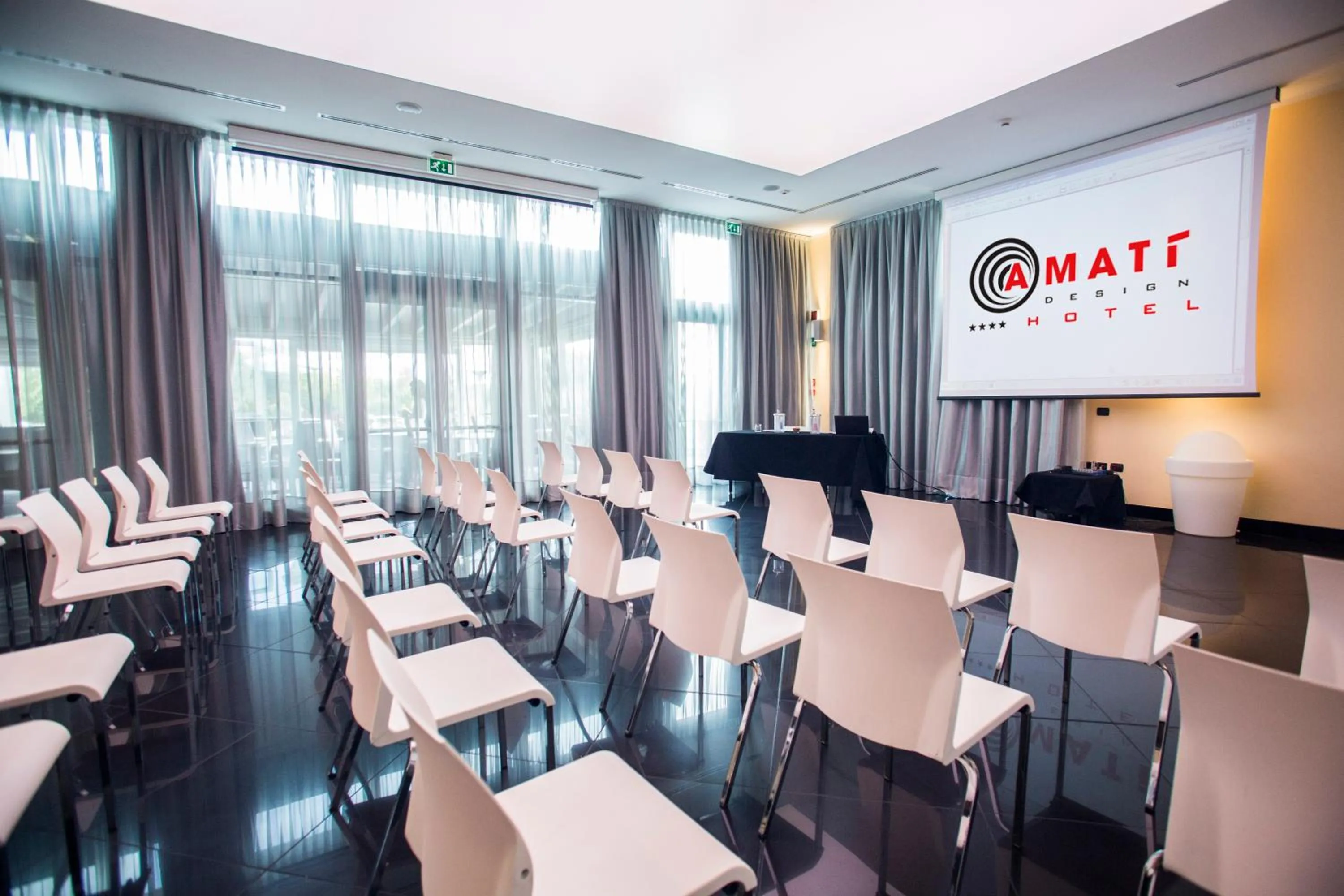 Meeting/conference room in Amatì Design Green Hotel