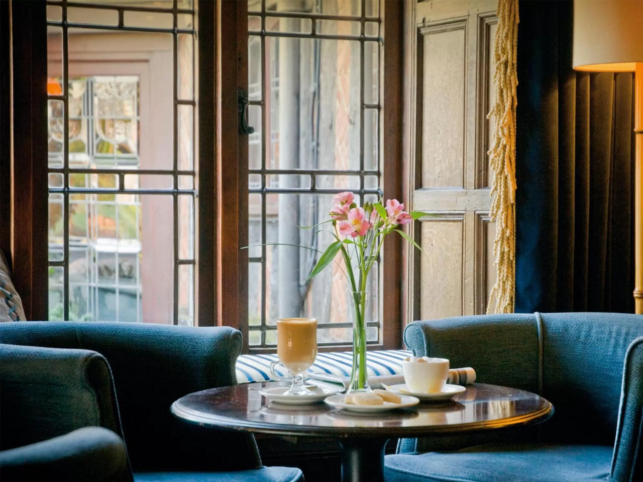 Lounge or bar in Macdonald Alveston Manor Hotel & Spa