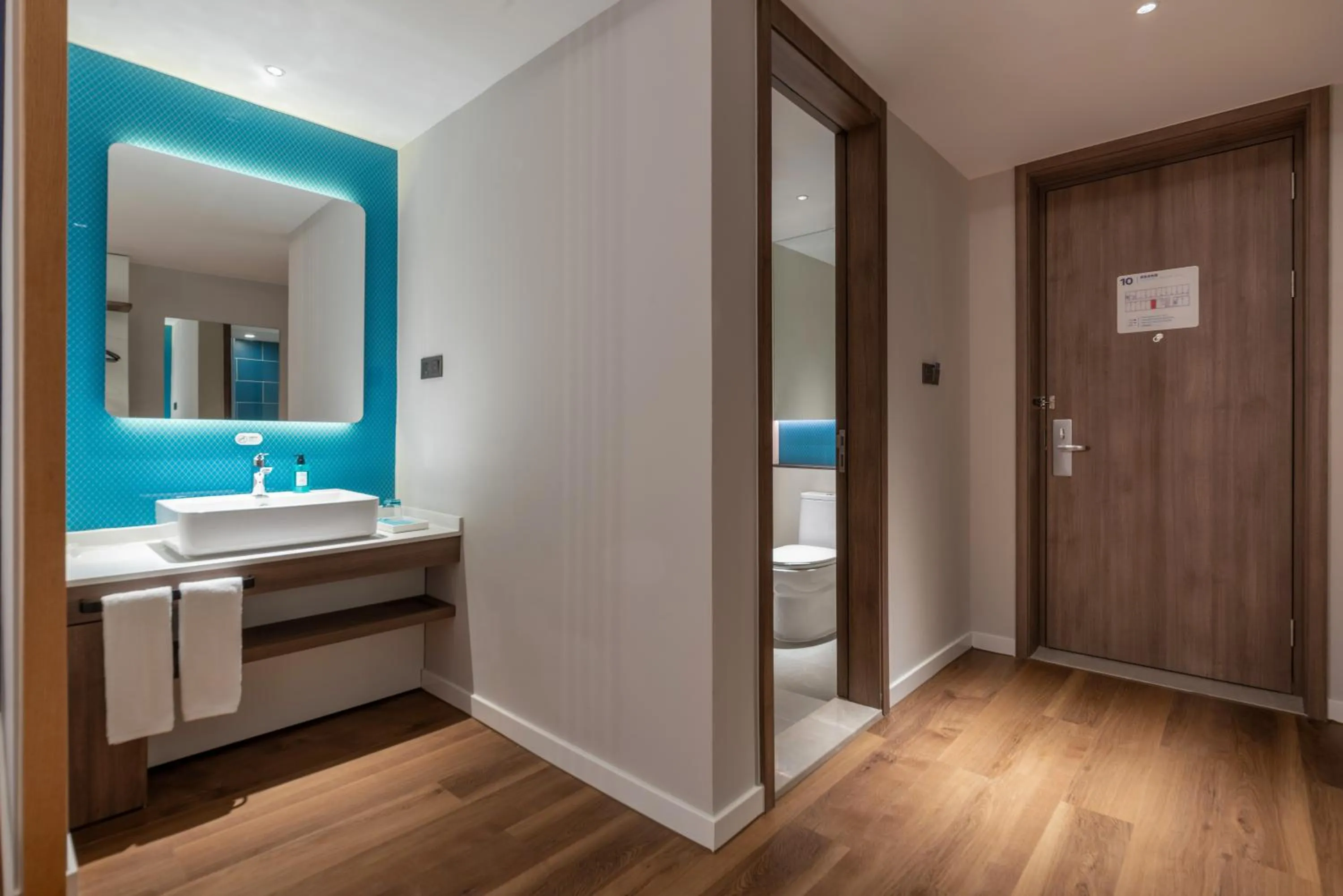 Bathroom in Holiday Inn Express Linyi North New District by IHG