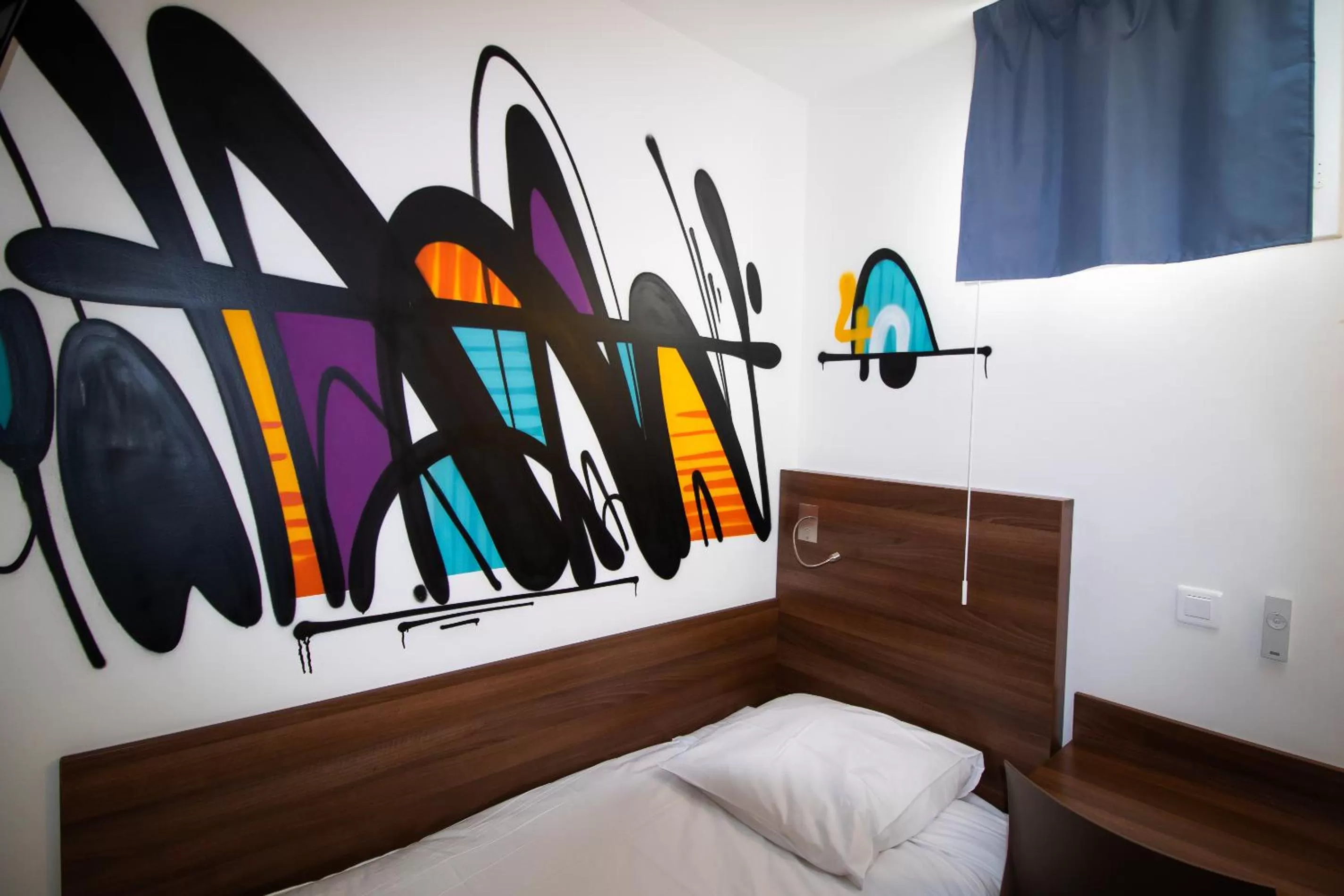 Bedroom, Bed in Hôtel le Pastel