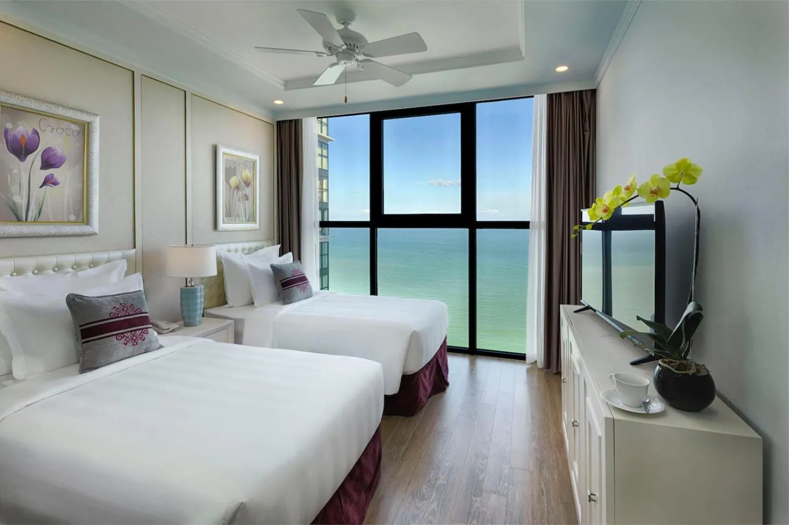 Bedroom, Bed in Vinpearl Beachfront Nha Trang