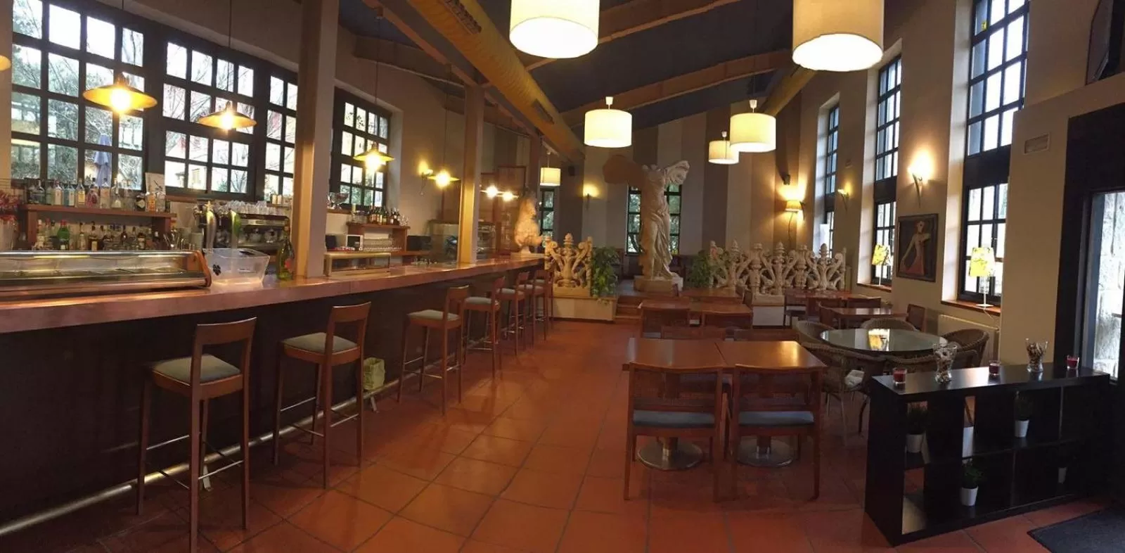 Restaurant/places to eat in Hotel Sara De Ur