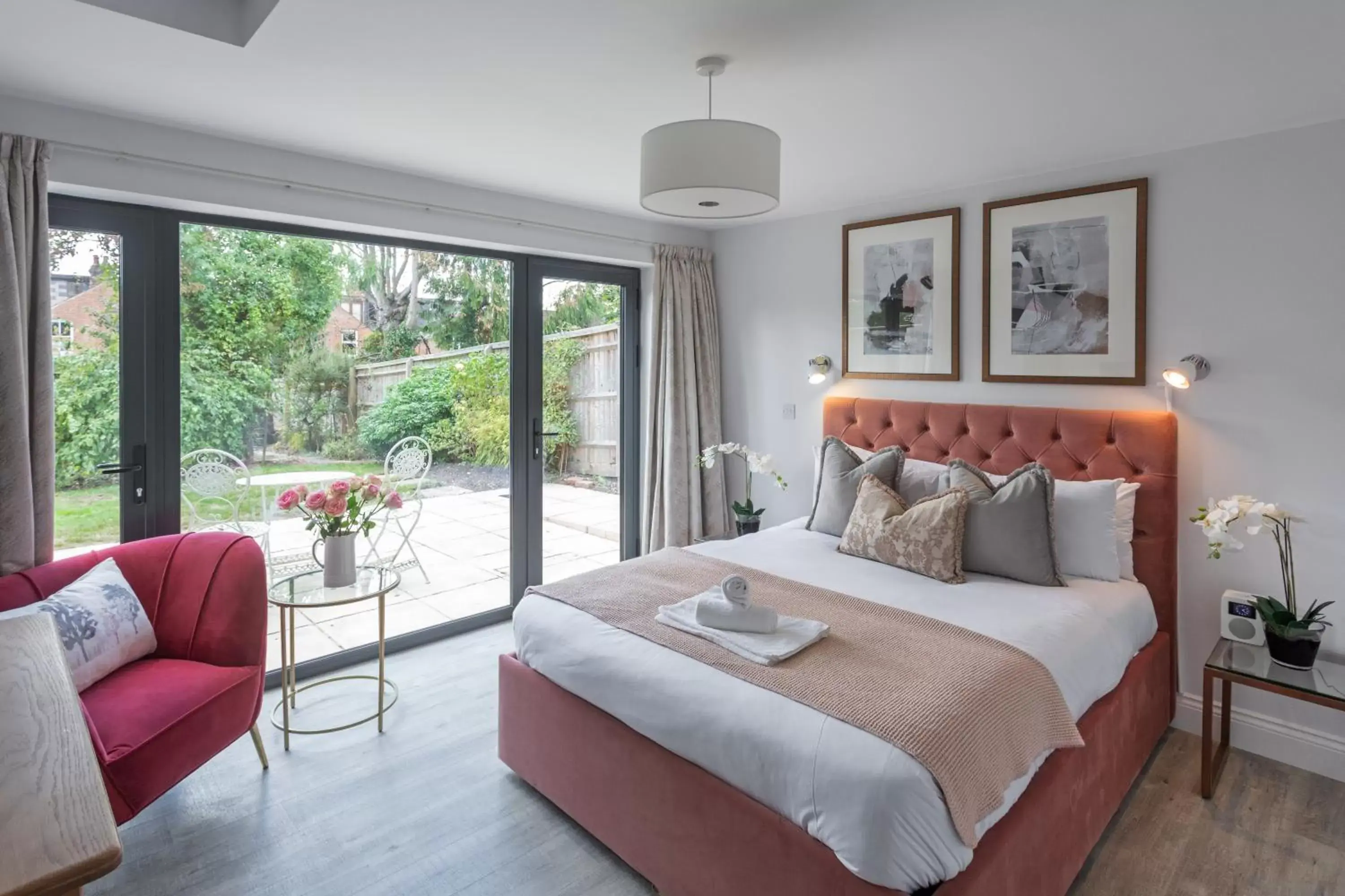 Studio with Garden View in No.192 Oxford Studio with Garden View in No.192 Oxford