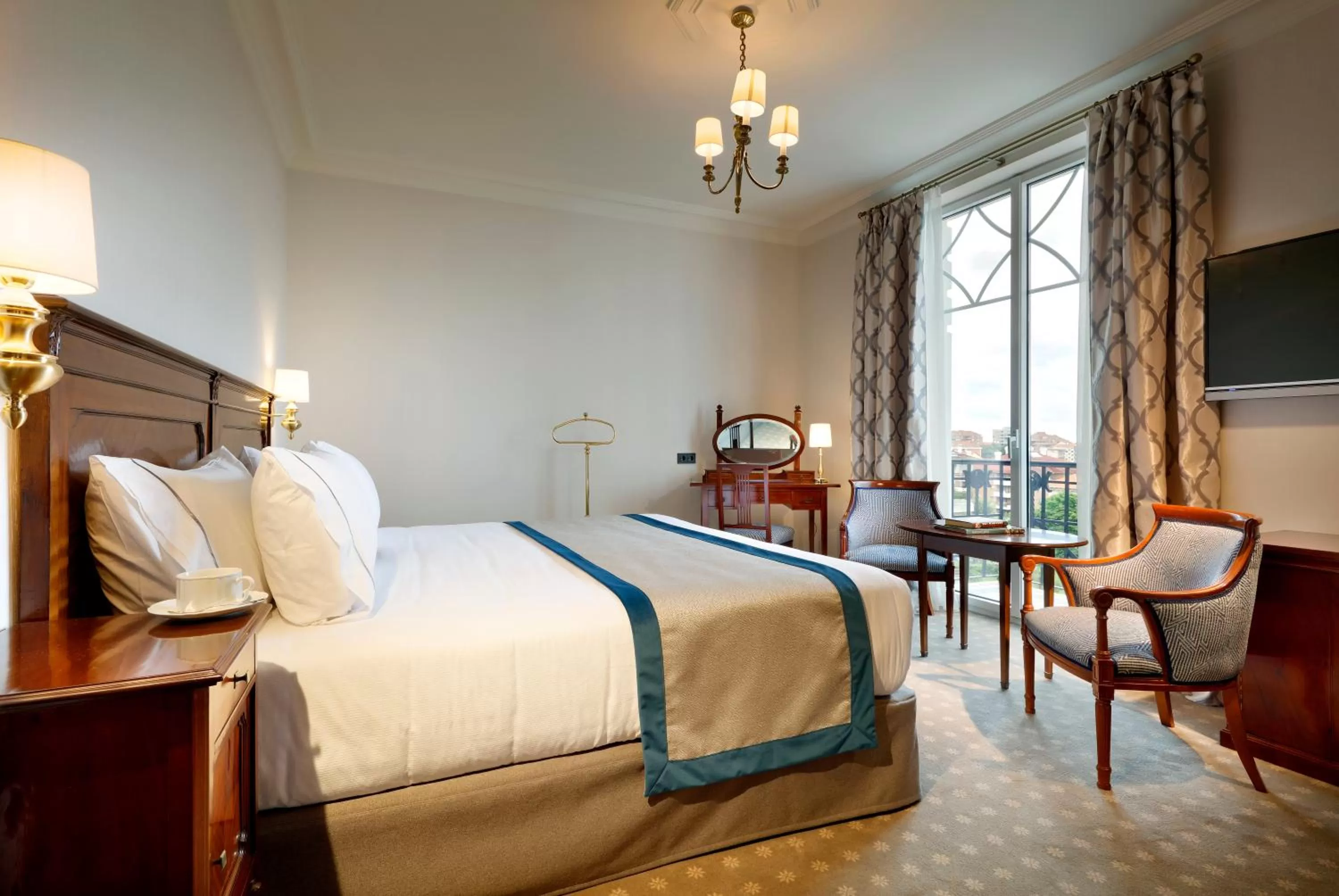 View (from property/room), Bed in Eurostars Hotel Real