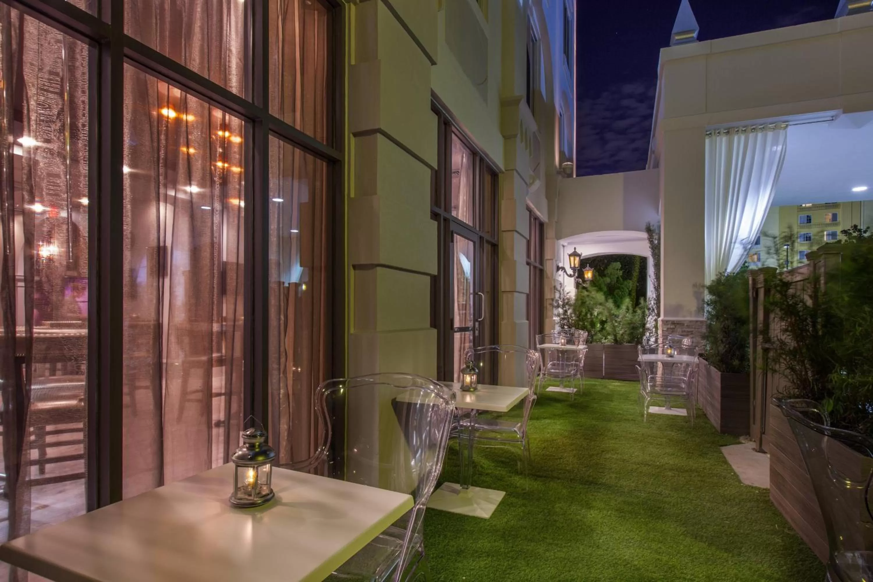 Lounge or bar in Castle Hotel, Autograph Collection