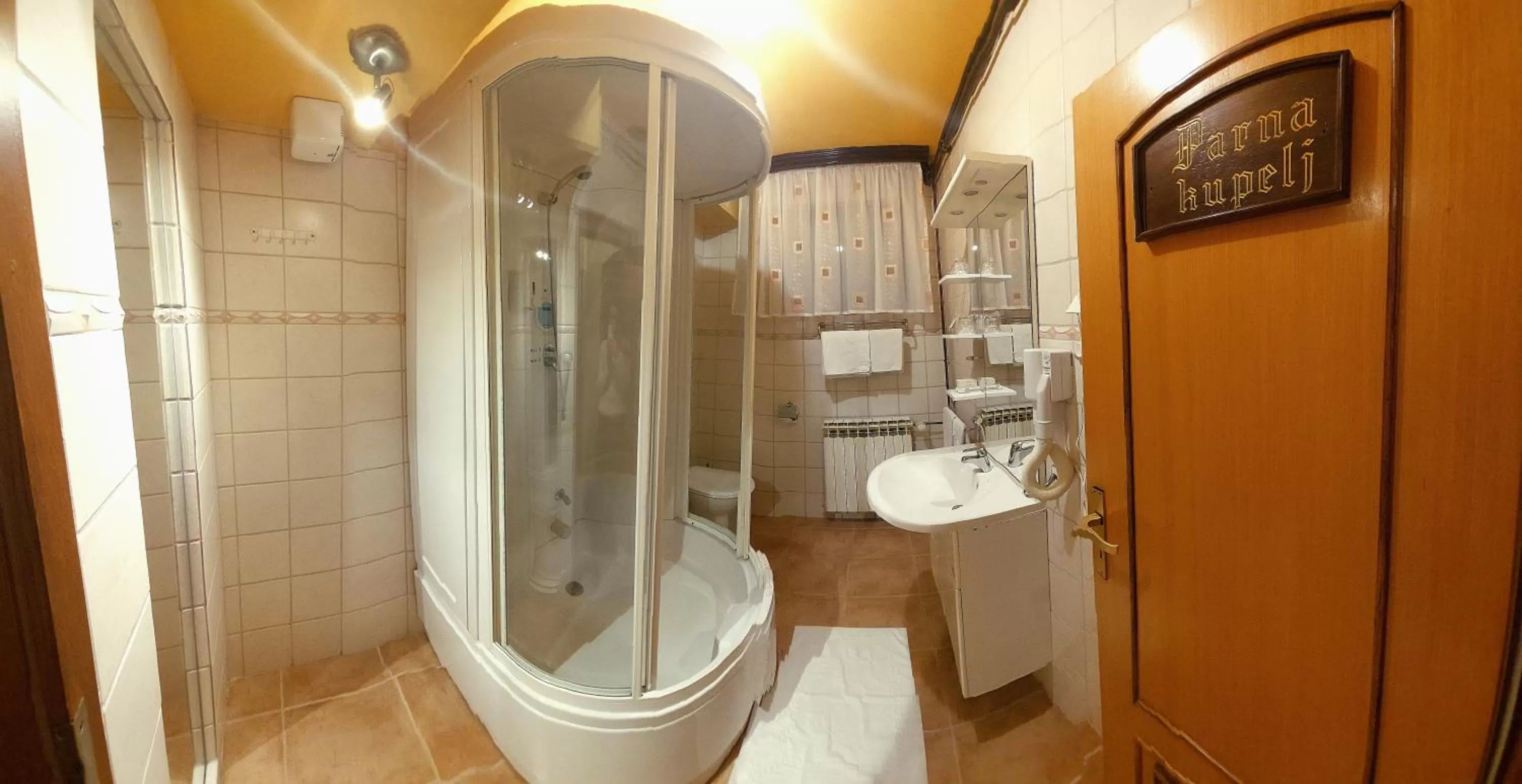 Shower in Hotel Garten