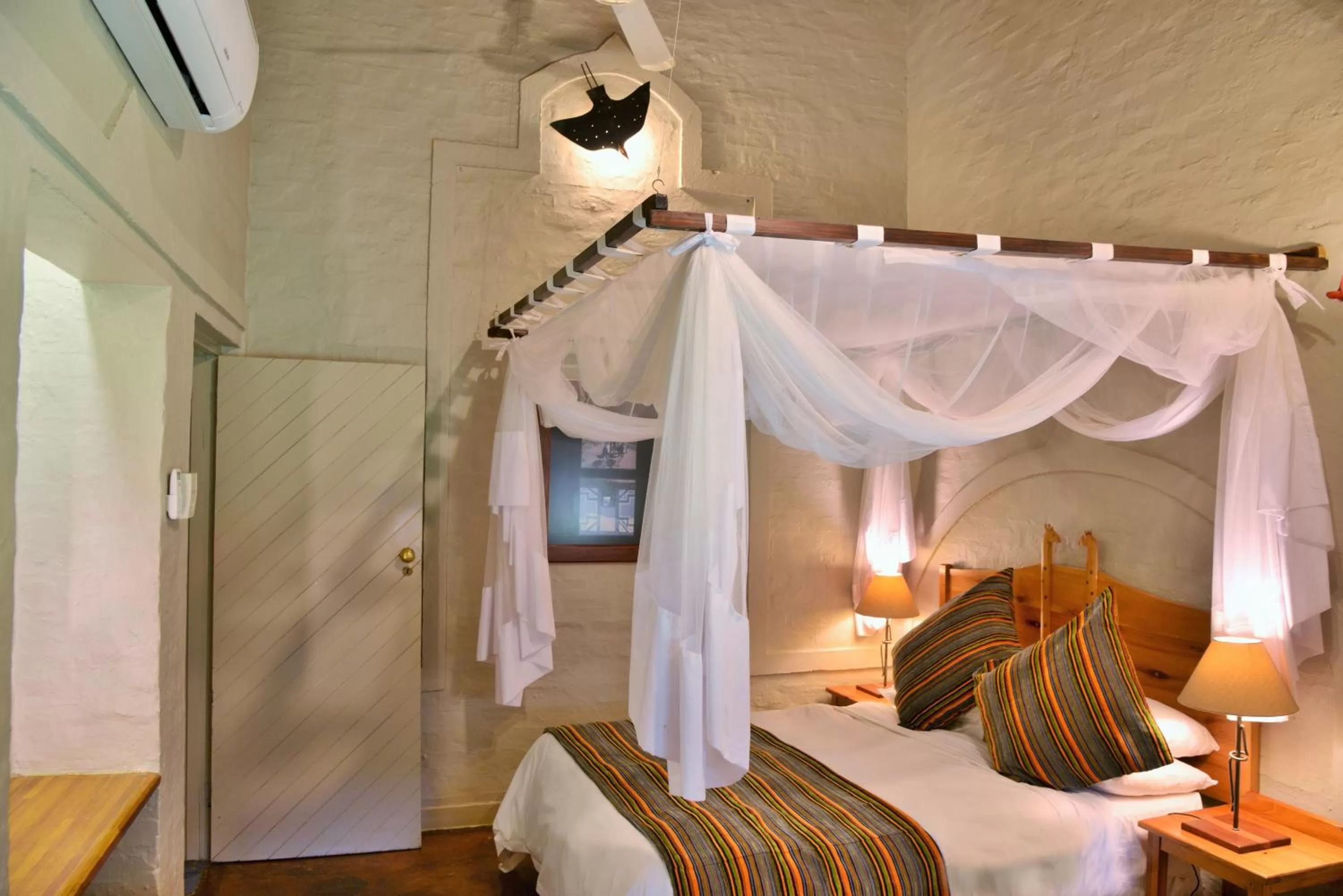 Bedroom, Bed in Lokuthula Lodges