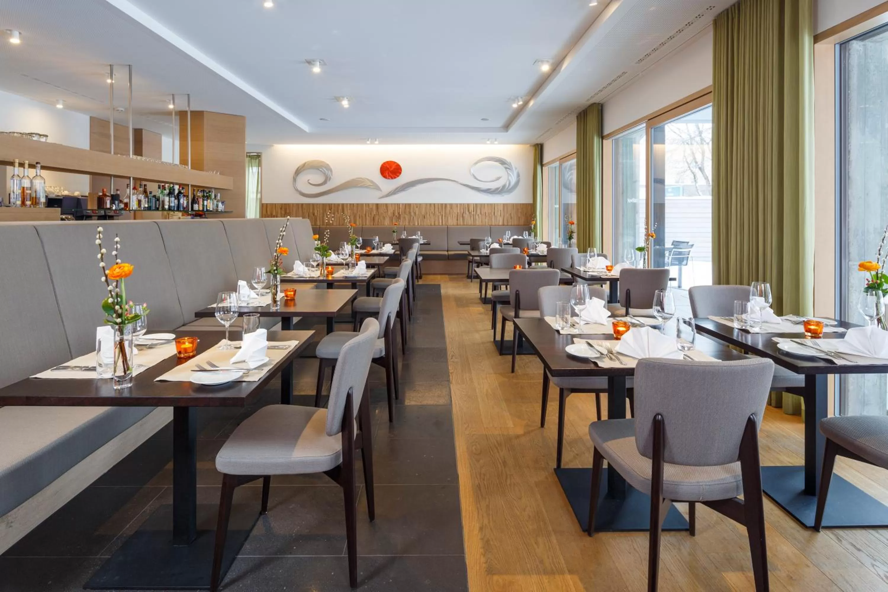 Restaurant/places to eat in Newstar Hotel (Free Parking)