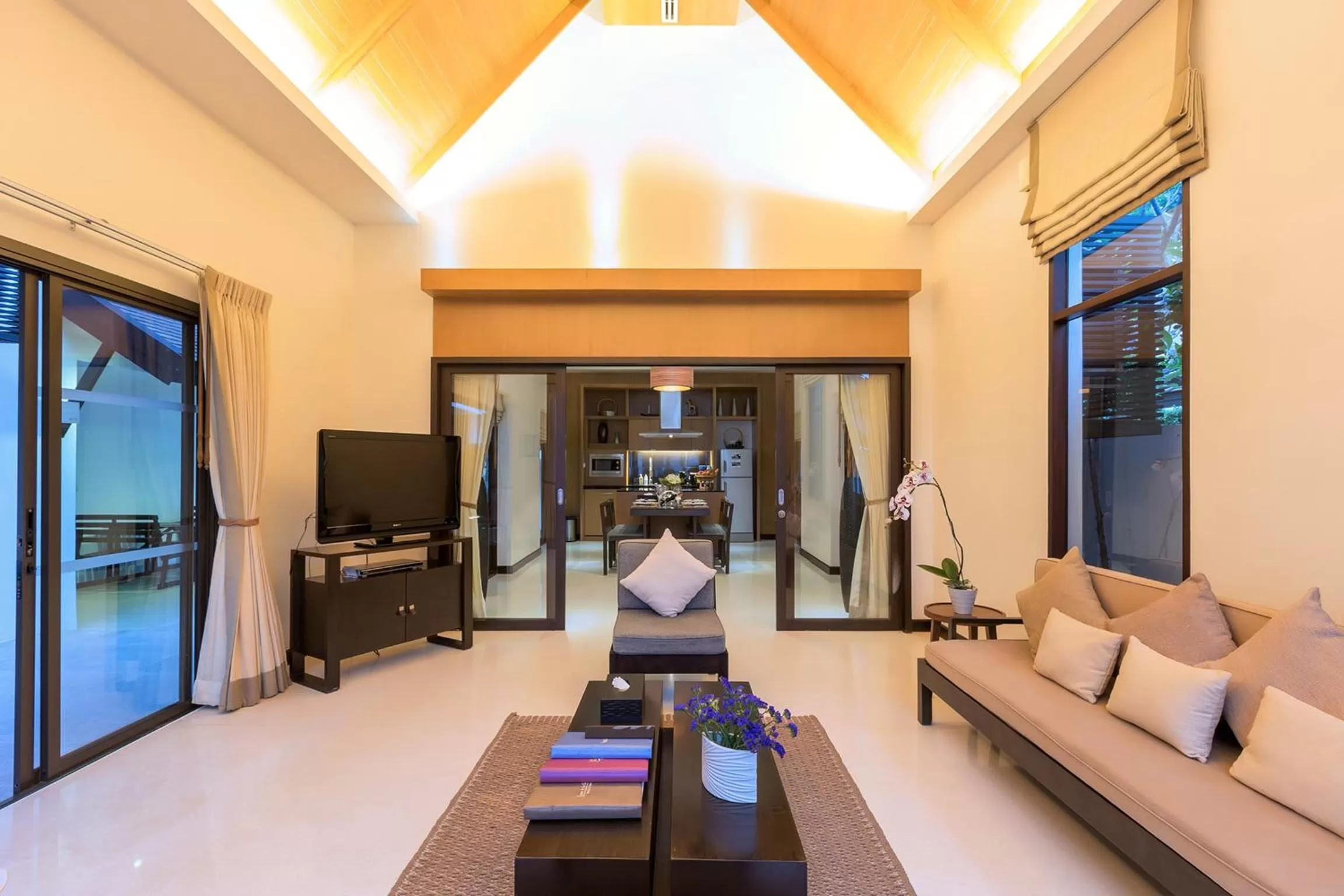 Living room in The Sea Koh Samui Resort and Residences by Tolani