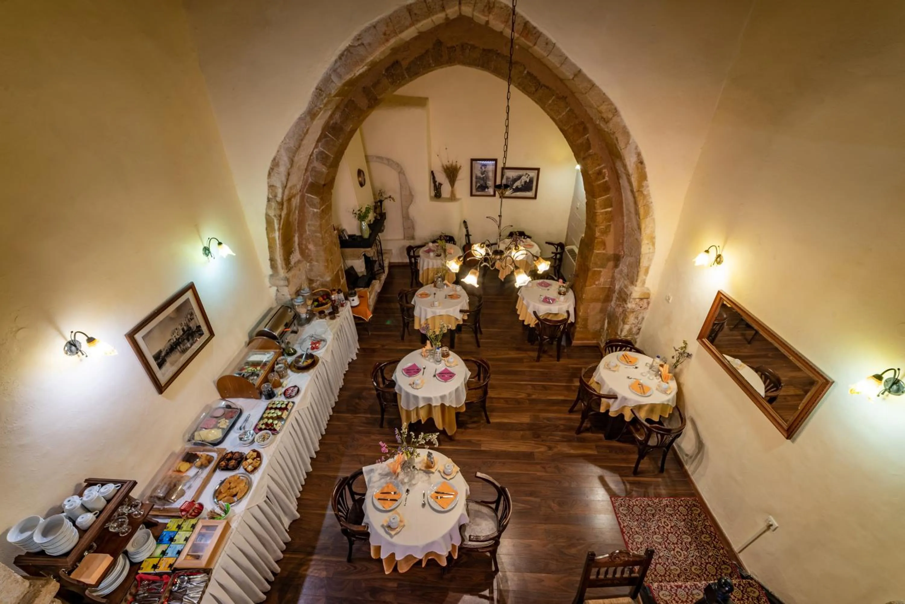 Restaurant/places to eat in Porto Del Colombo Traditional Boutique Hotel