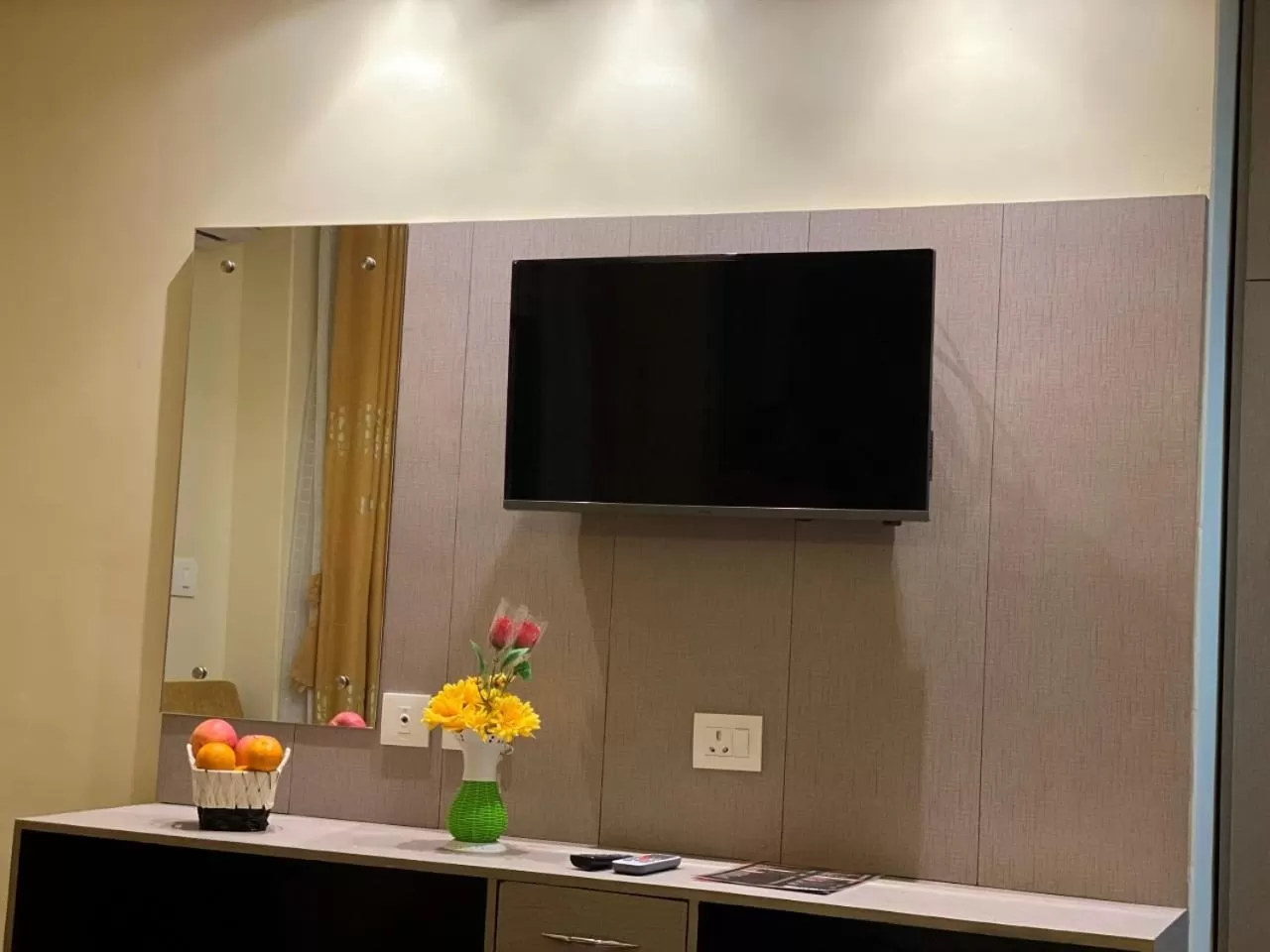 Communal lounge/ TV room in Hotel Murano