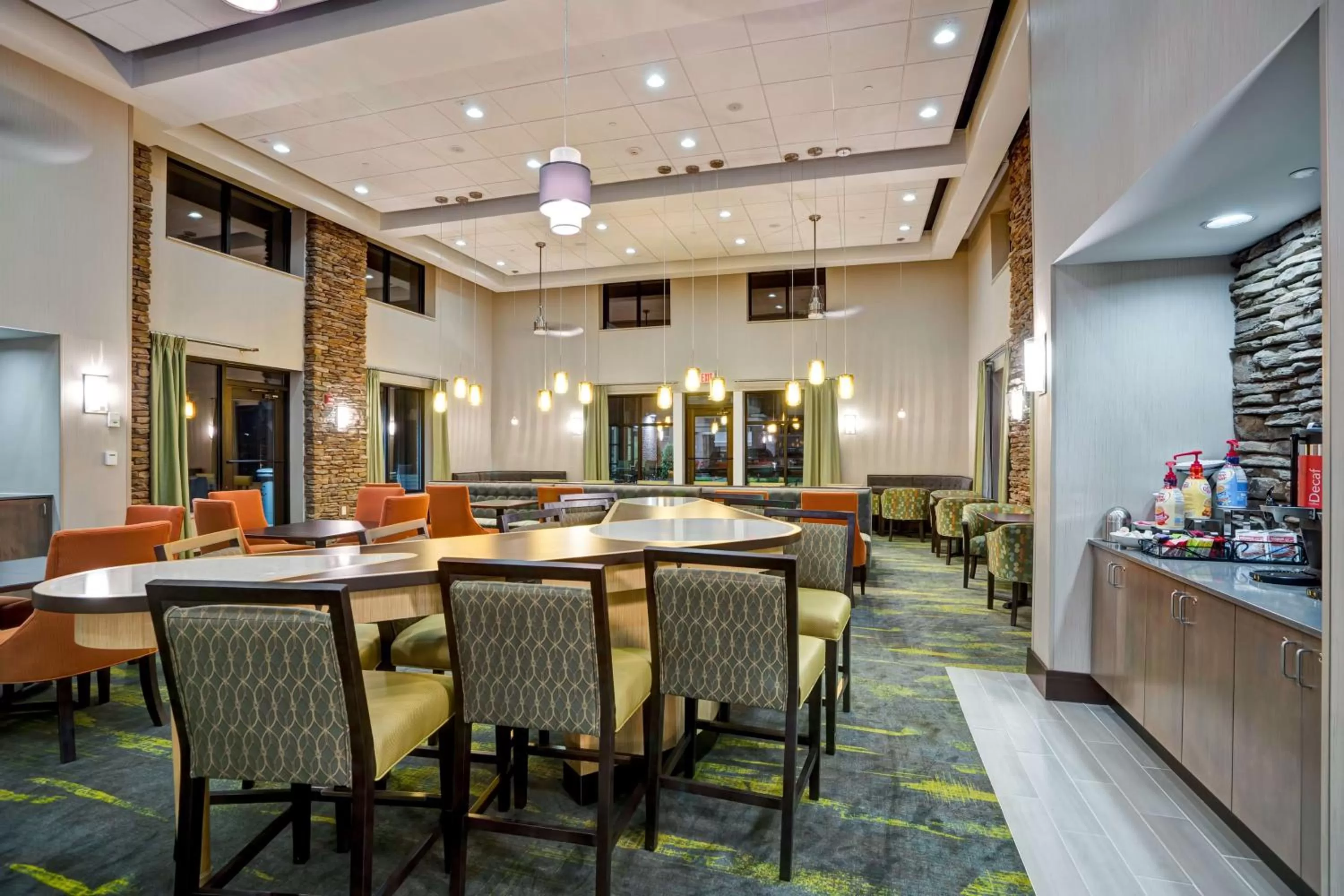 Restaurant/places to eat in Homewood Suites by Hilton Christiansburg
