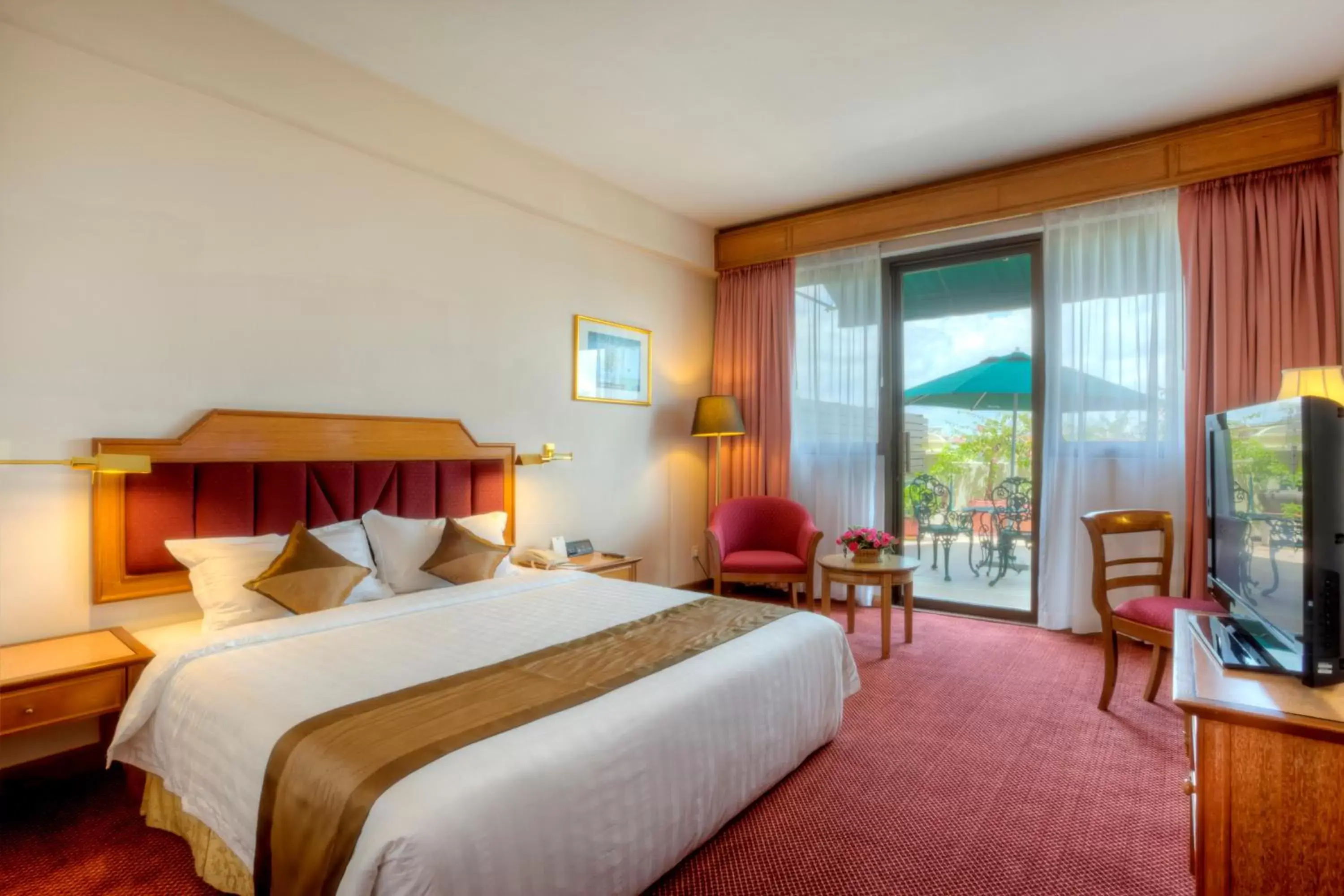 Deluxe Double or Twin Room with Balcony - single occupancy in Sunway Hotel Phnom Penh Deluxe Double or Twin Room with Balcony - single occupancy in Sunway Hotel Phnom Penh