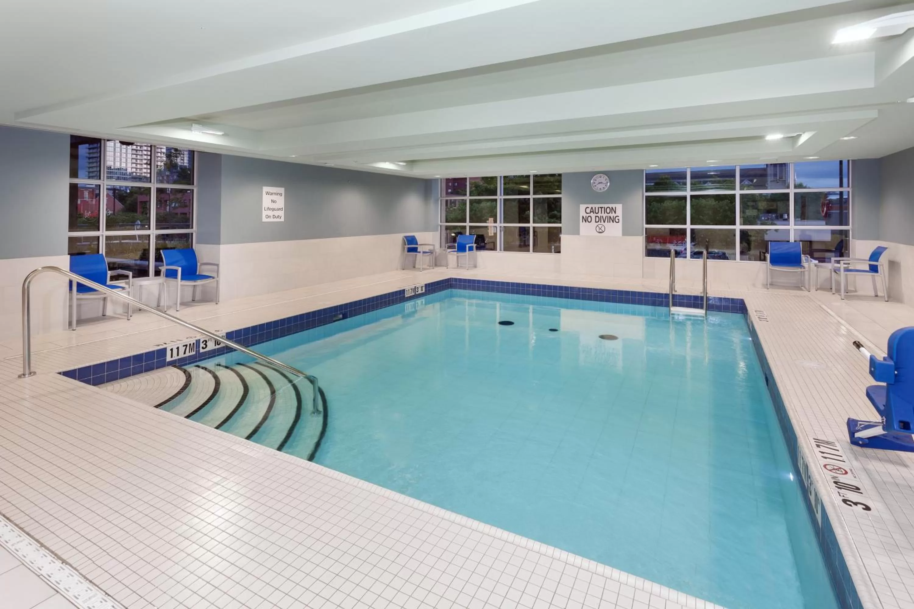 Swimming pool in Holiday Inn Express & Suites Downtown Ottawa East by IHG