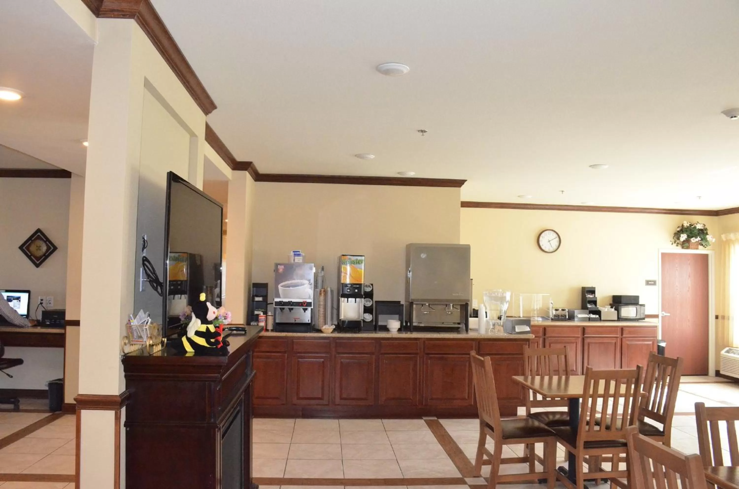 Continental breakfast in Sierra Inn Minot