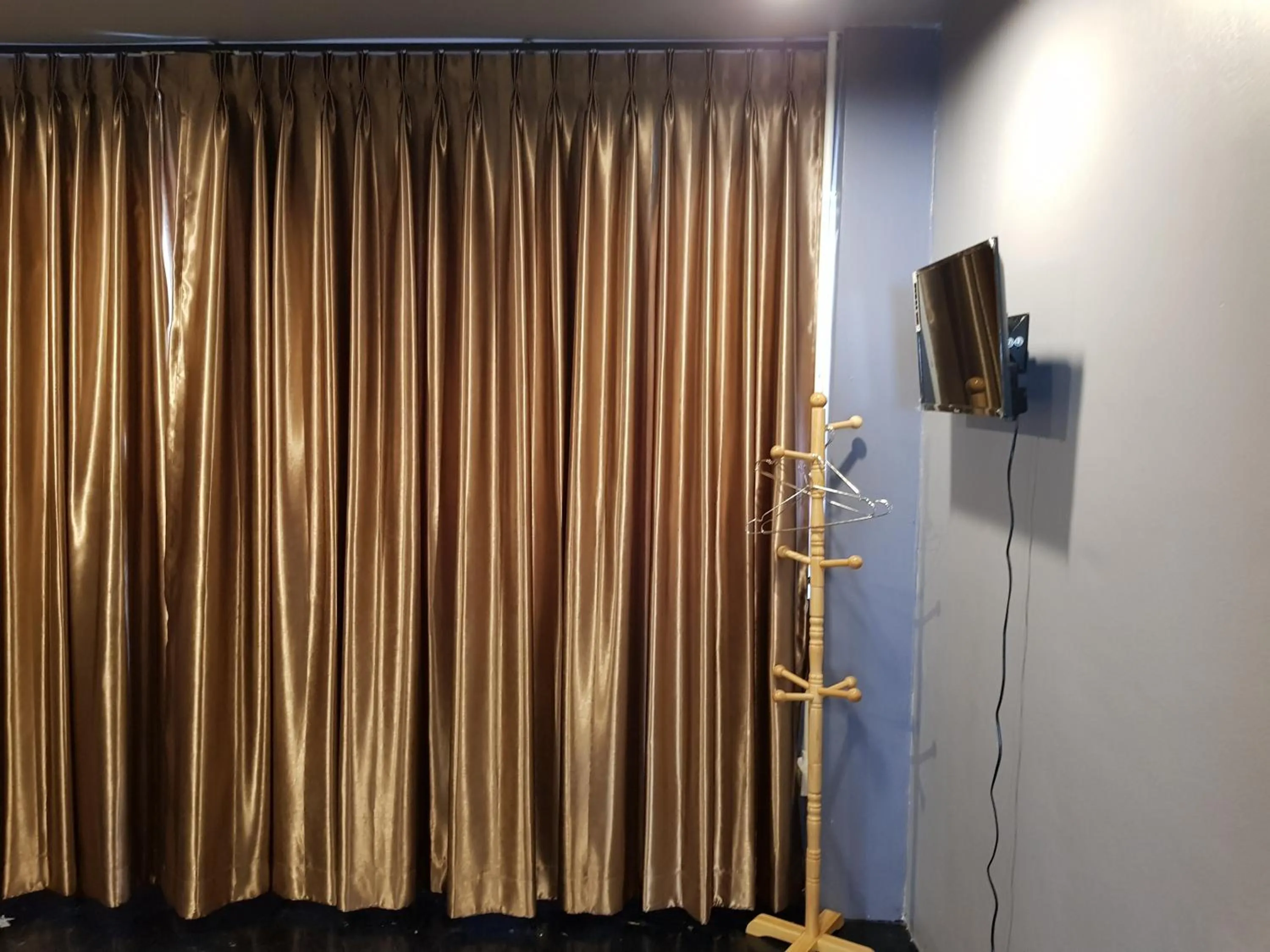 TV/Entertainment Center in SleepCats Hostel