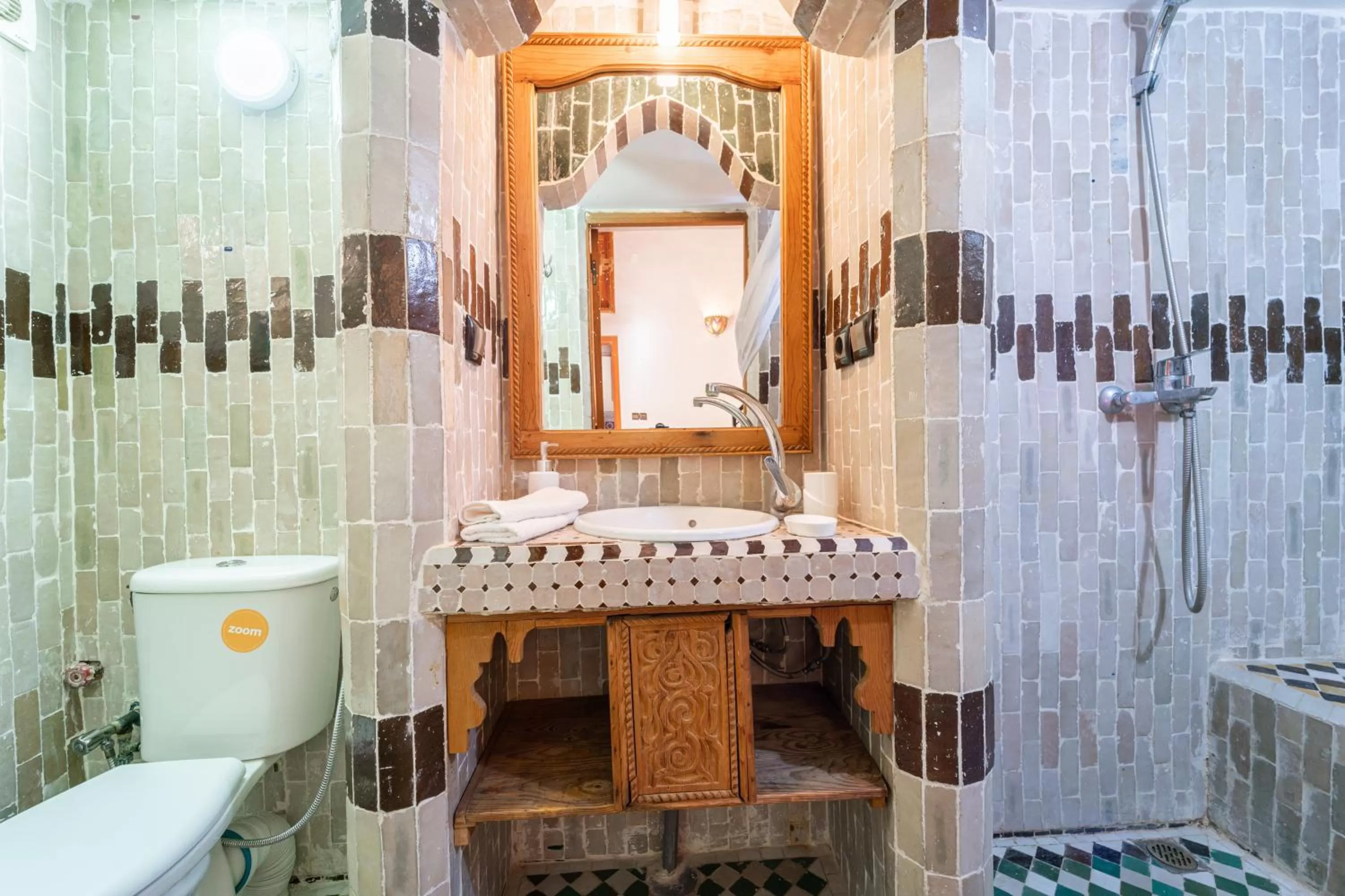 Shower in Riad Taj Salma