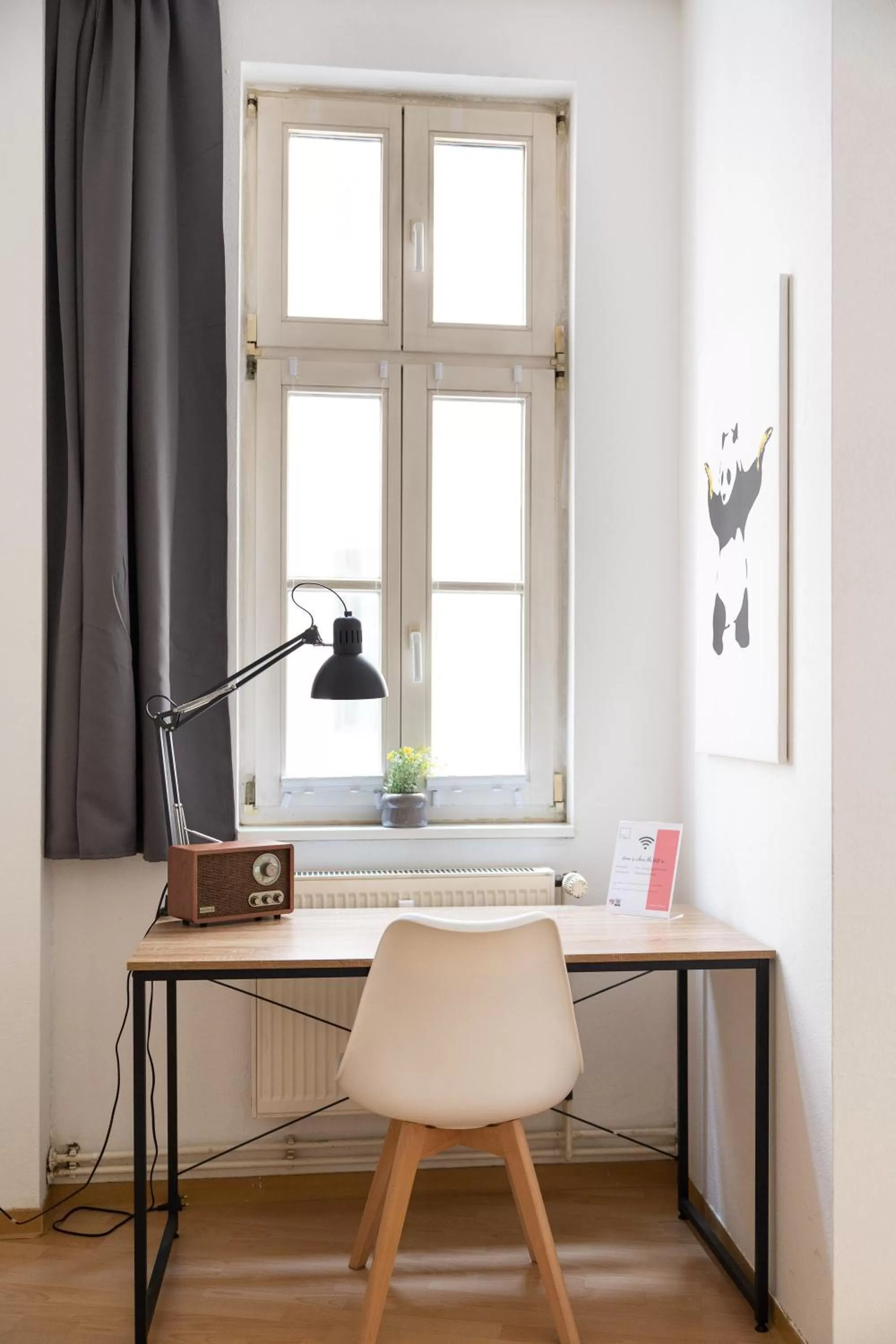 hair dresser, Kitchen/Kitchenette in Ko-Living Space an der Oper - Street Art Design Apartments