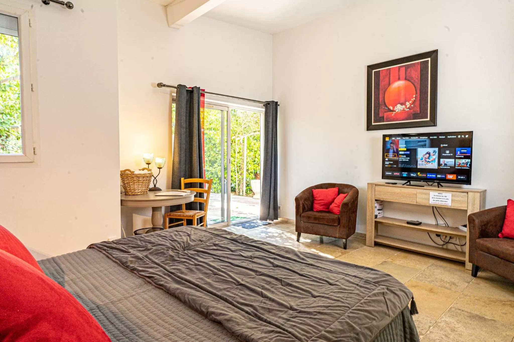 Property building, Bed in Domaine de l'Aufrene