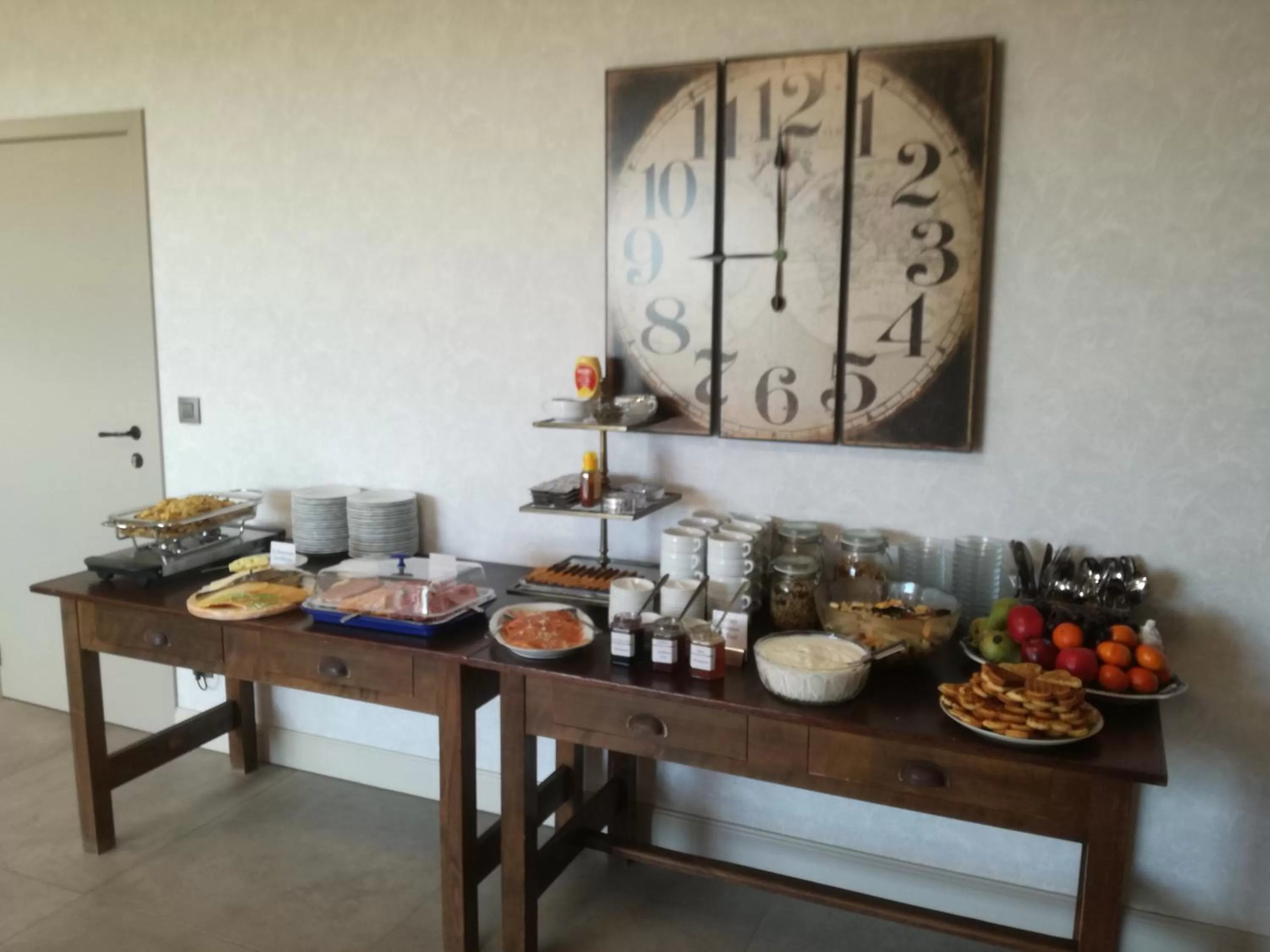 Buffet breakfast, Food in B&B Allegambe's Goed