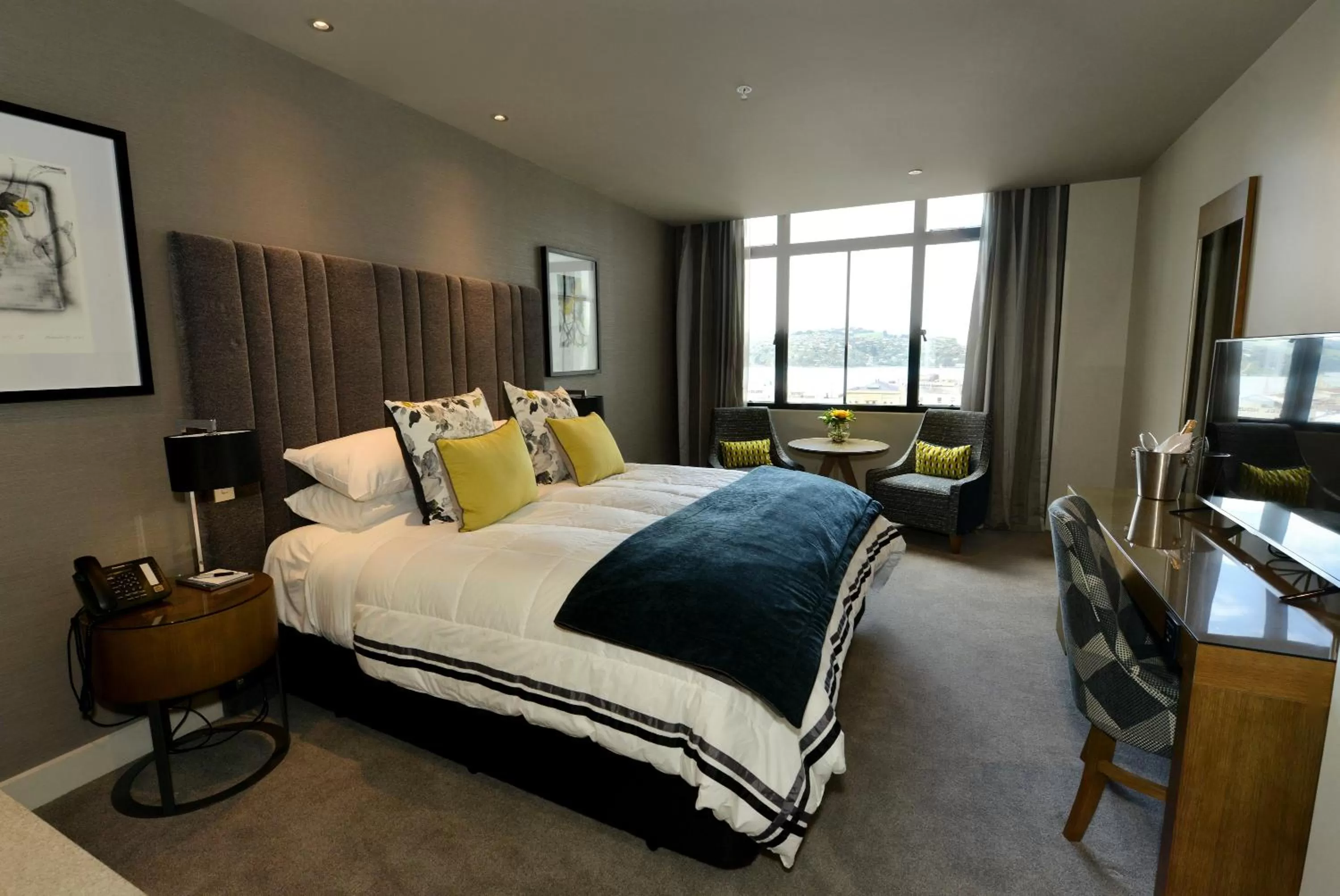 Bedroom, Bed in Distinction Dunedin Hotel