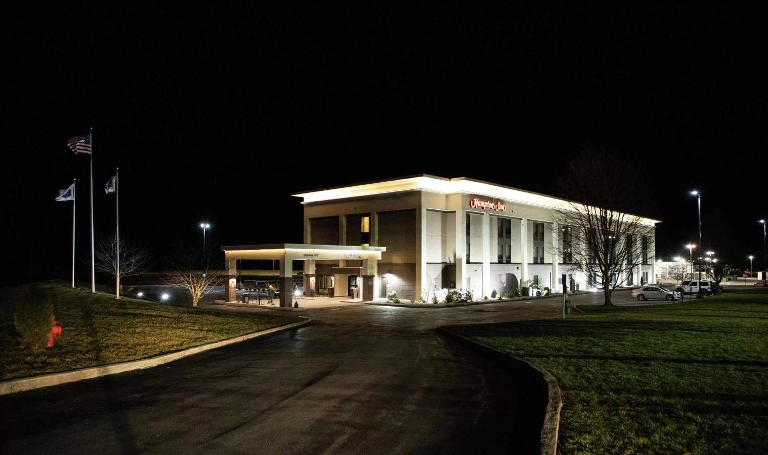 Property building in Hampton Inn Summersville