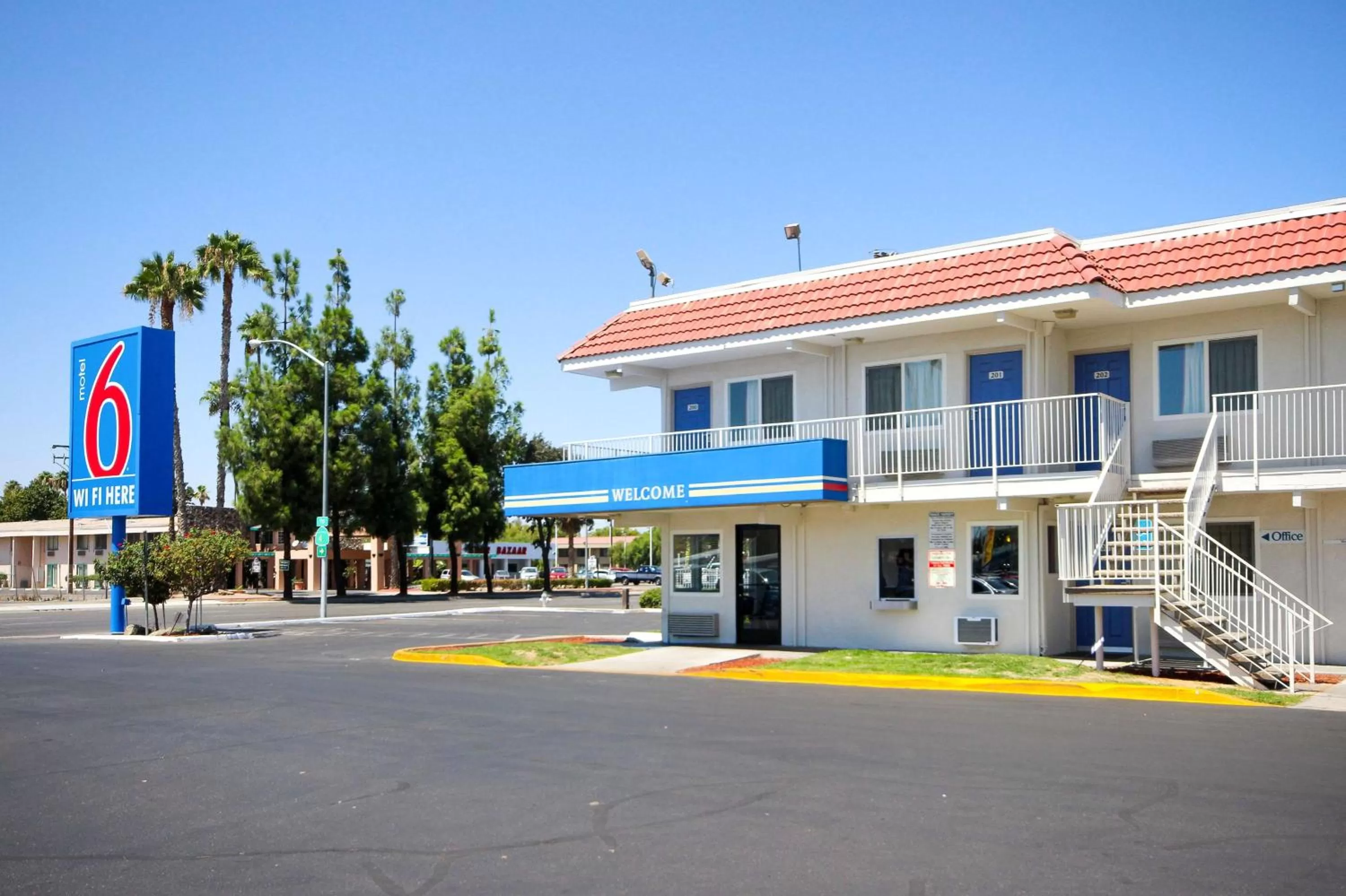 Property building in Motel 6-Fresno, CA - Blackstone South