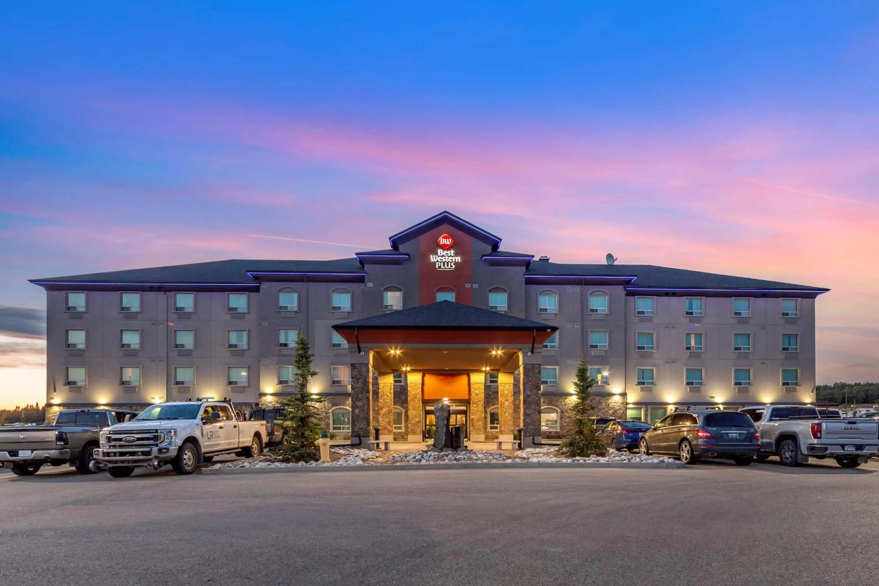 Property building in Best Western Plus Drayton Valley