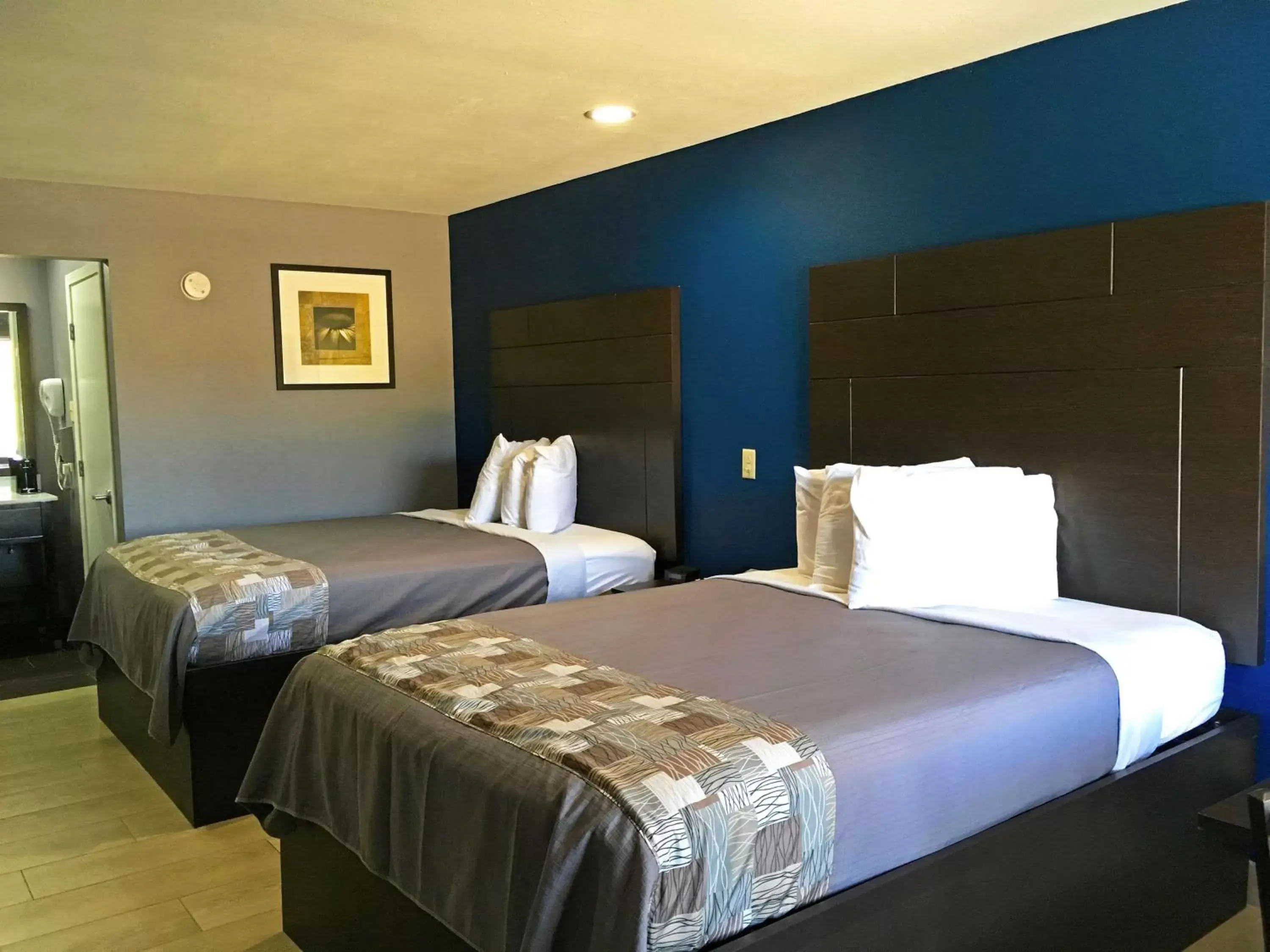 Queen Room with Two Queen Beds in Americas Best Value Inn Denham Springs Queen Room with Two Queen Beds in Americas Best Value Inn Denham Springs
