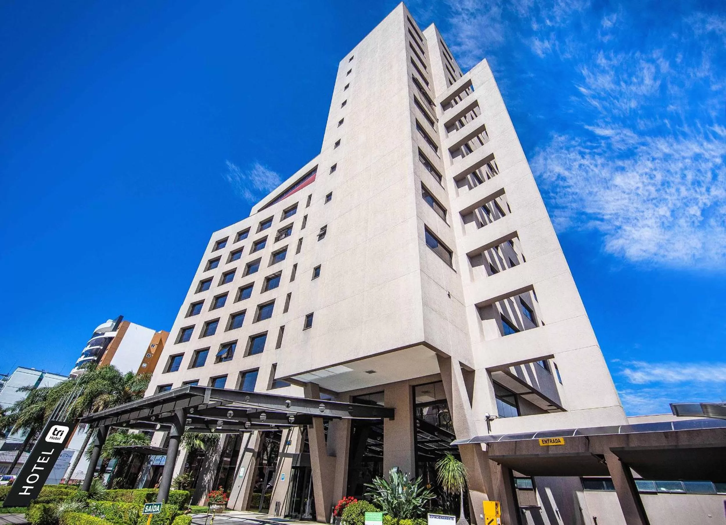 Property building in Tri Hotel Executive Caxias