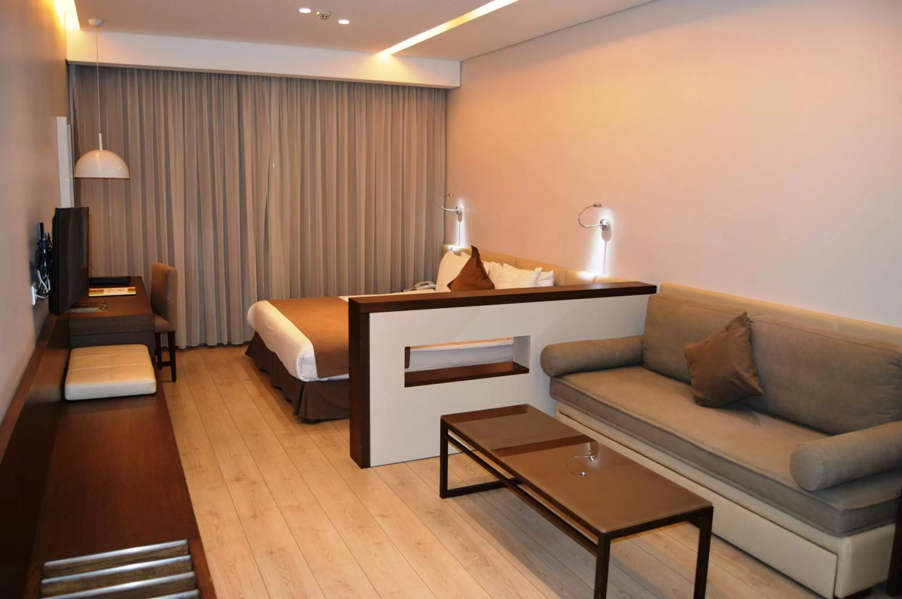 Photo of the whole room in Country Lodge Hotel & Resort Beirut