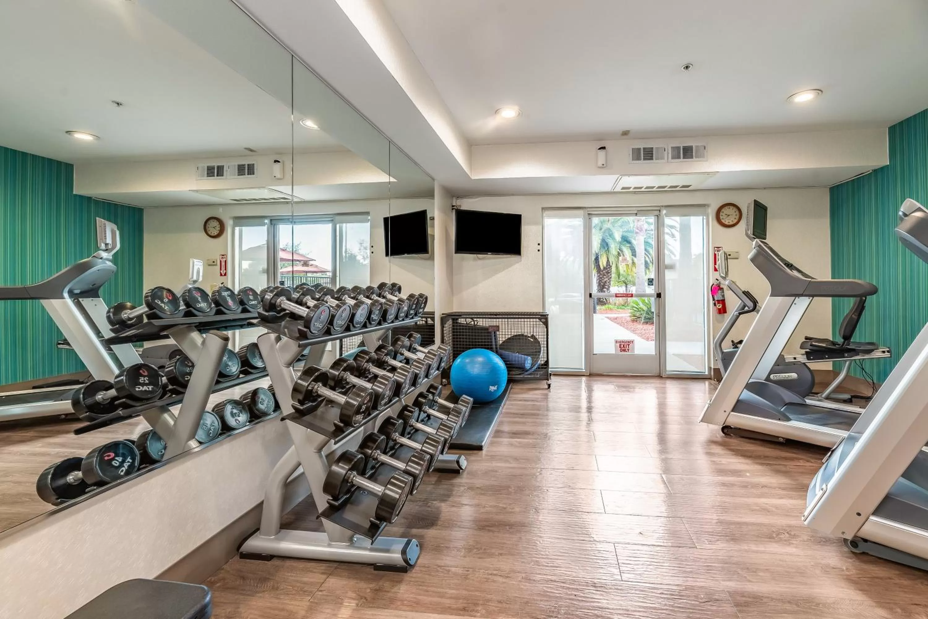 Fitness centre/facilities in Holiday Inn Express Fremont - Milpitas Central by IHG