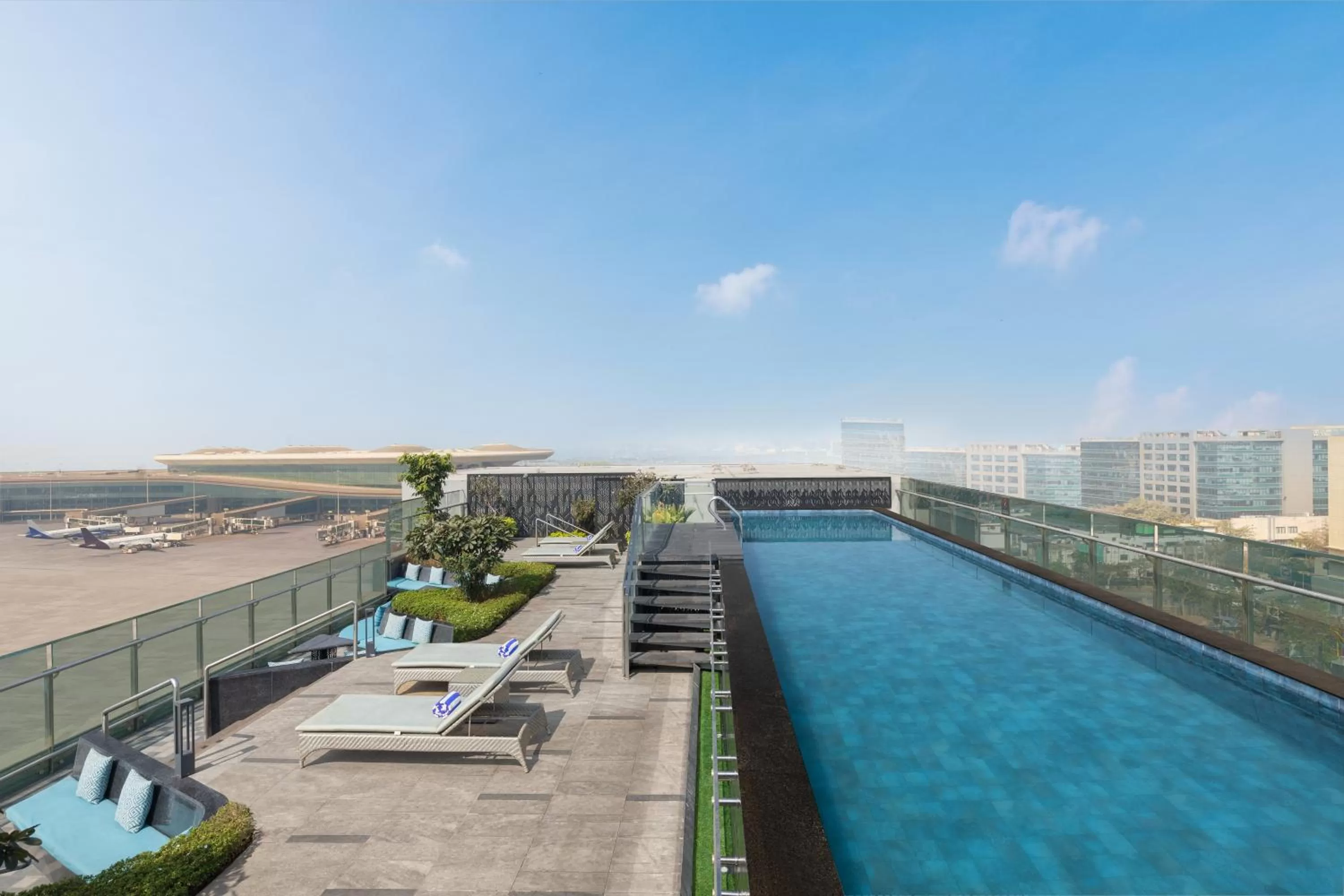 Swimming pool in Fairfield by Marriott Mumbai International Airport