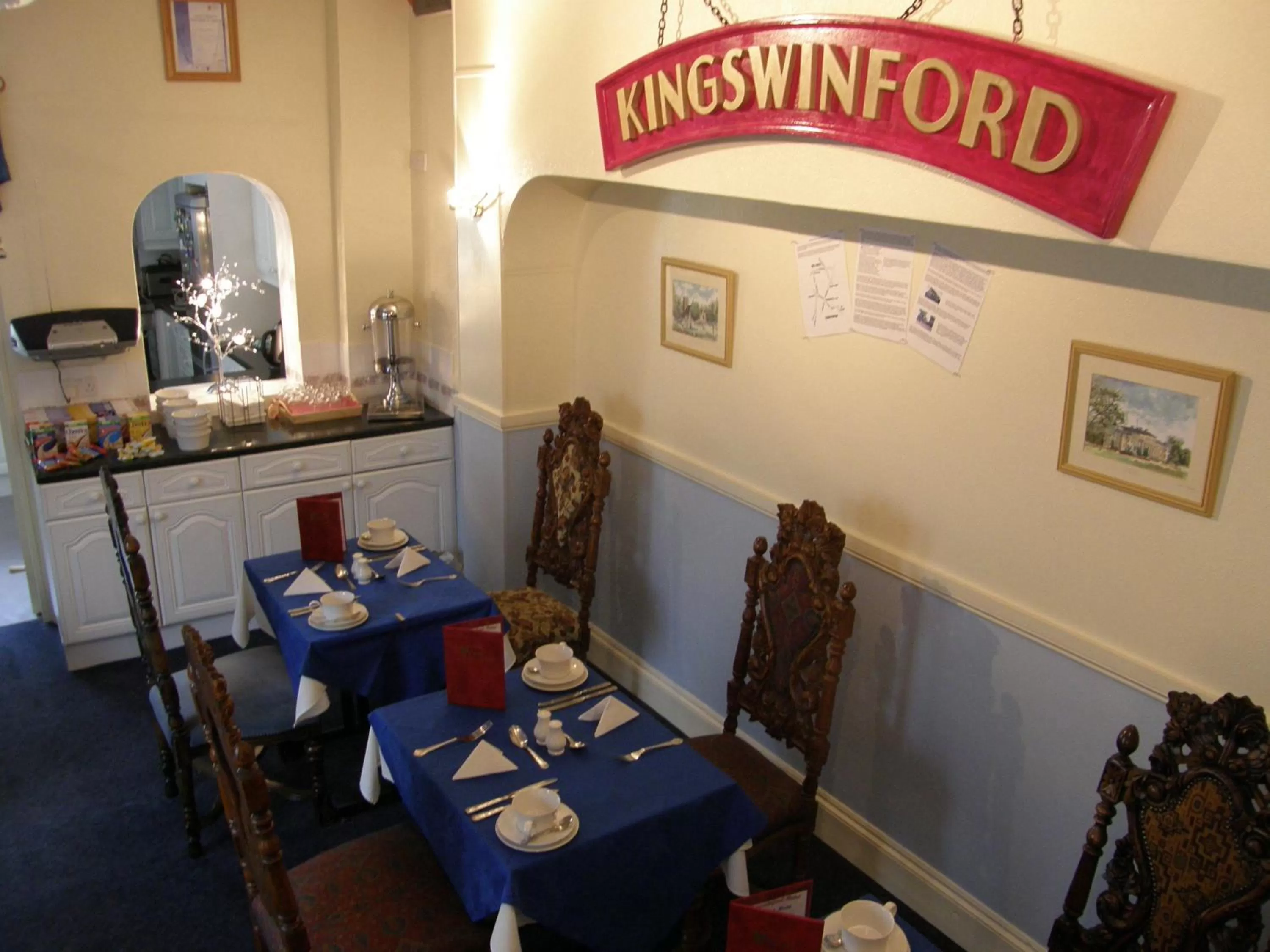 Restaurant/places to eat in Kingswinford Guest House with Free Parking