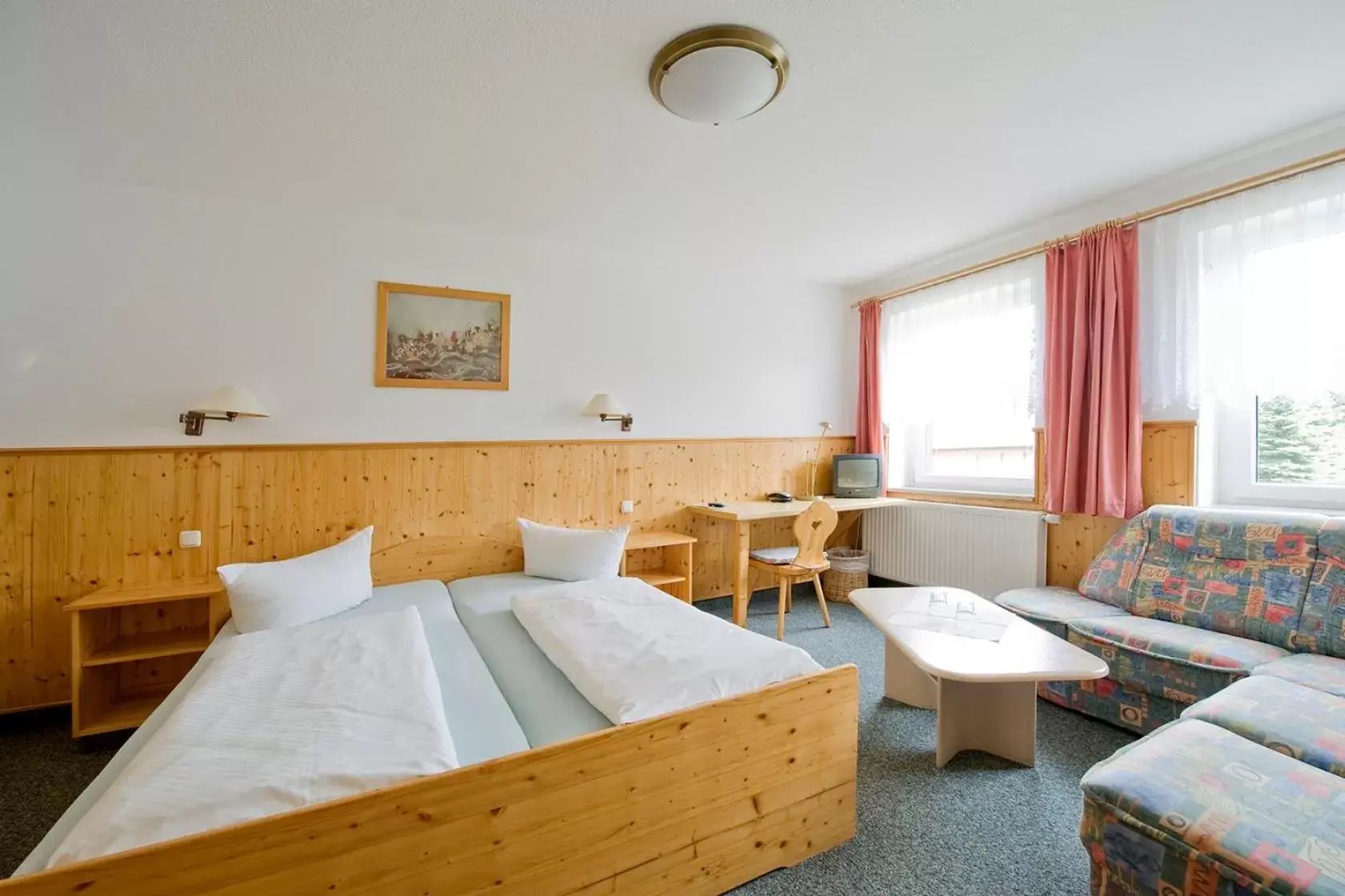 Deluxe Double Room - single occupancy in Sportpark Rabenberg Deluxe Double Room - single occupancy in Sportpark Rabenberg