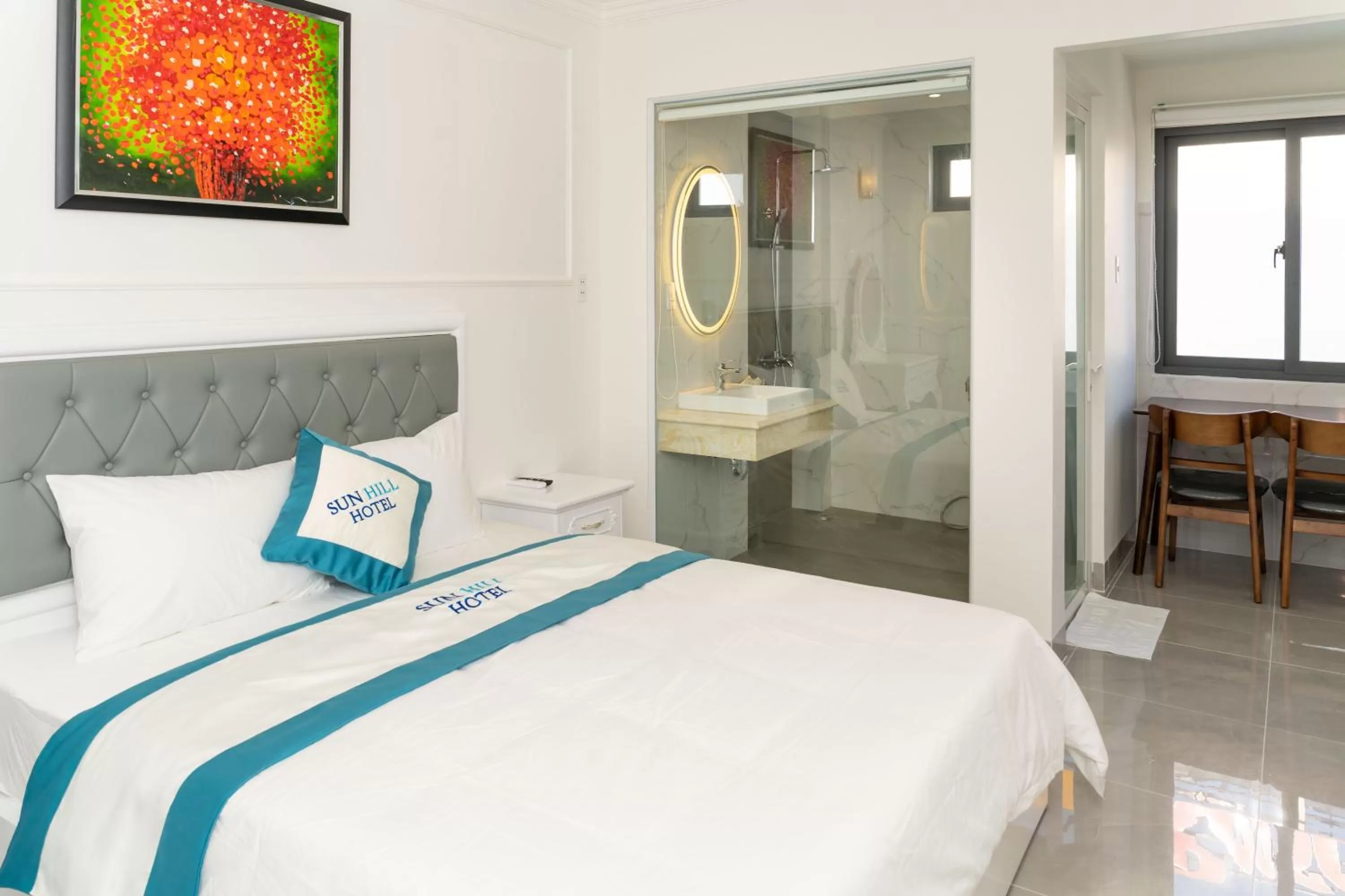 Bedroom, Bed in Sun Hill Hotel