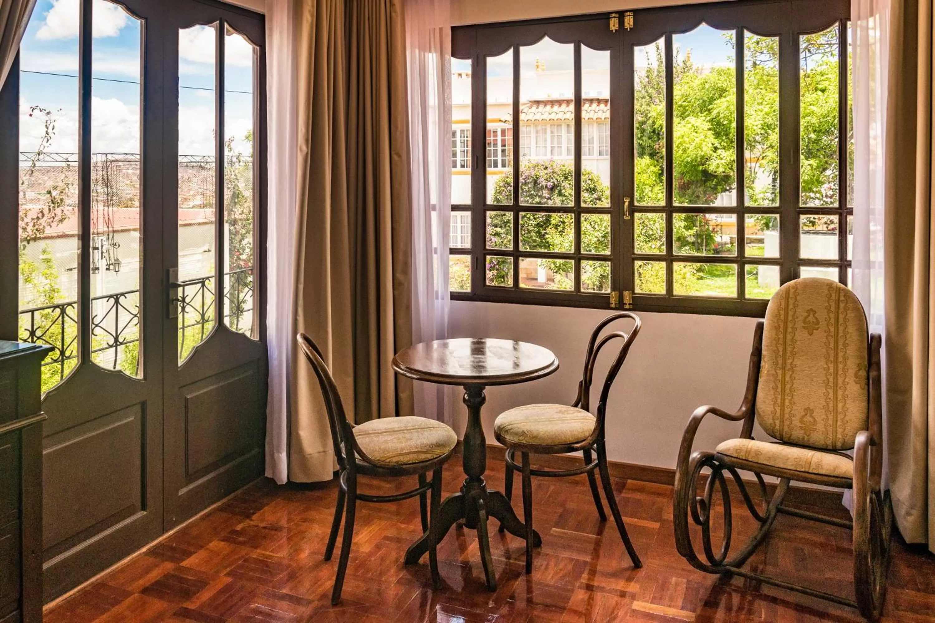 Balcony/Terrace in El Jardin De Su Merced B&B