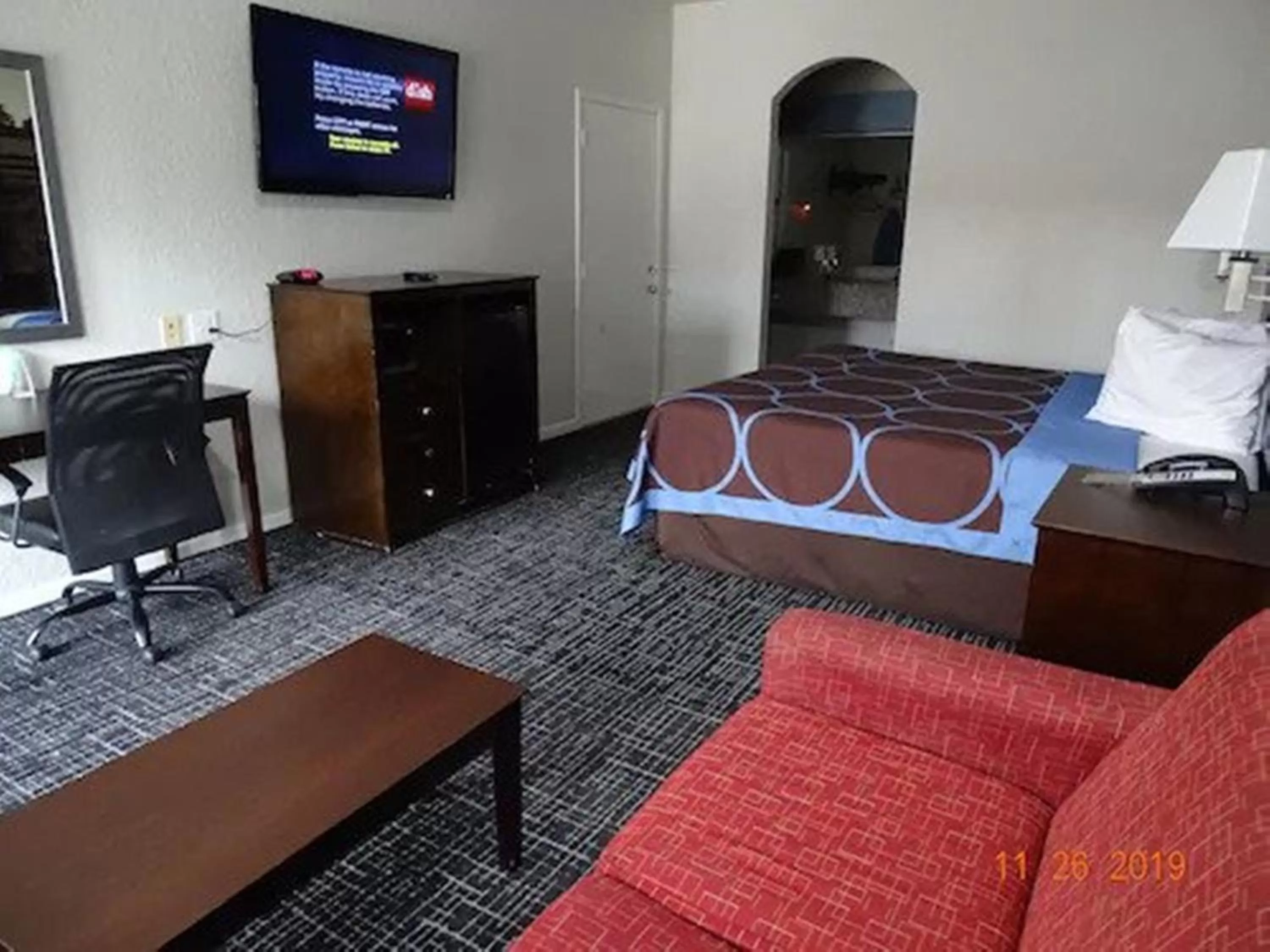 Bedroom, Bed in Super 8 by Wyndham Houston/Brookhollow NW