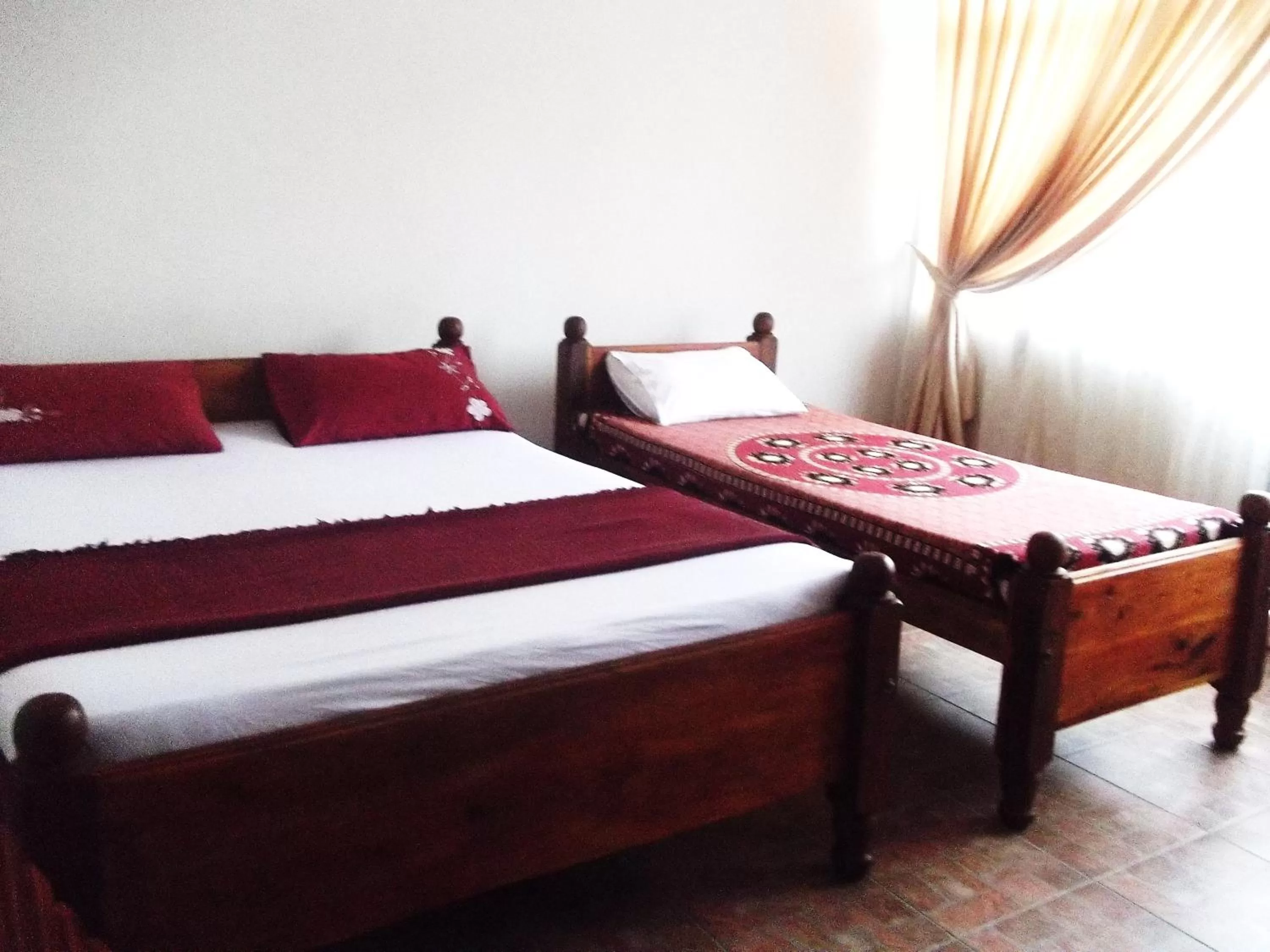 Day, Bed in Majestic Tourist Hotel