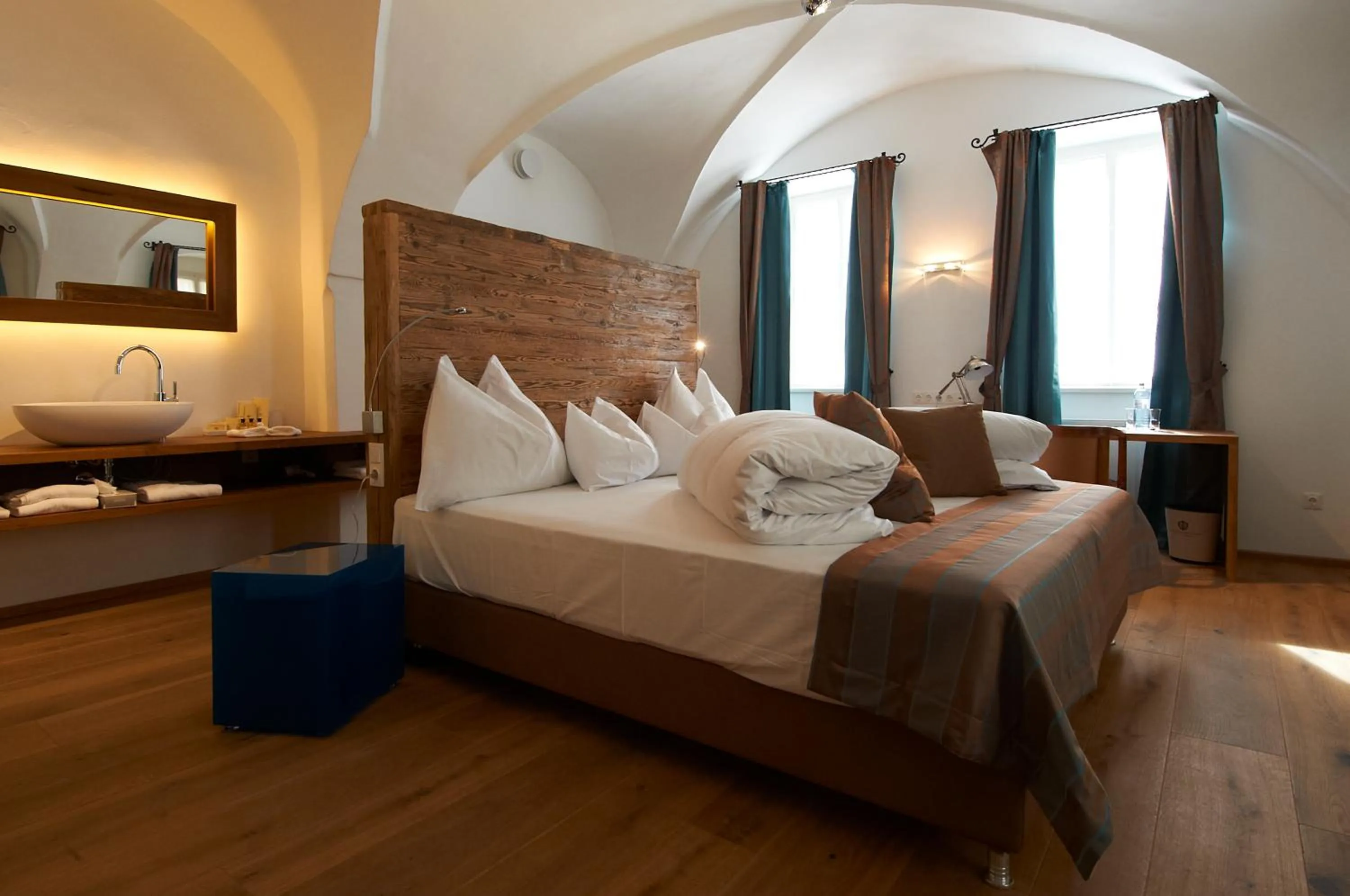 Bedroom, Bed in Hotel Landhaus Moserhof