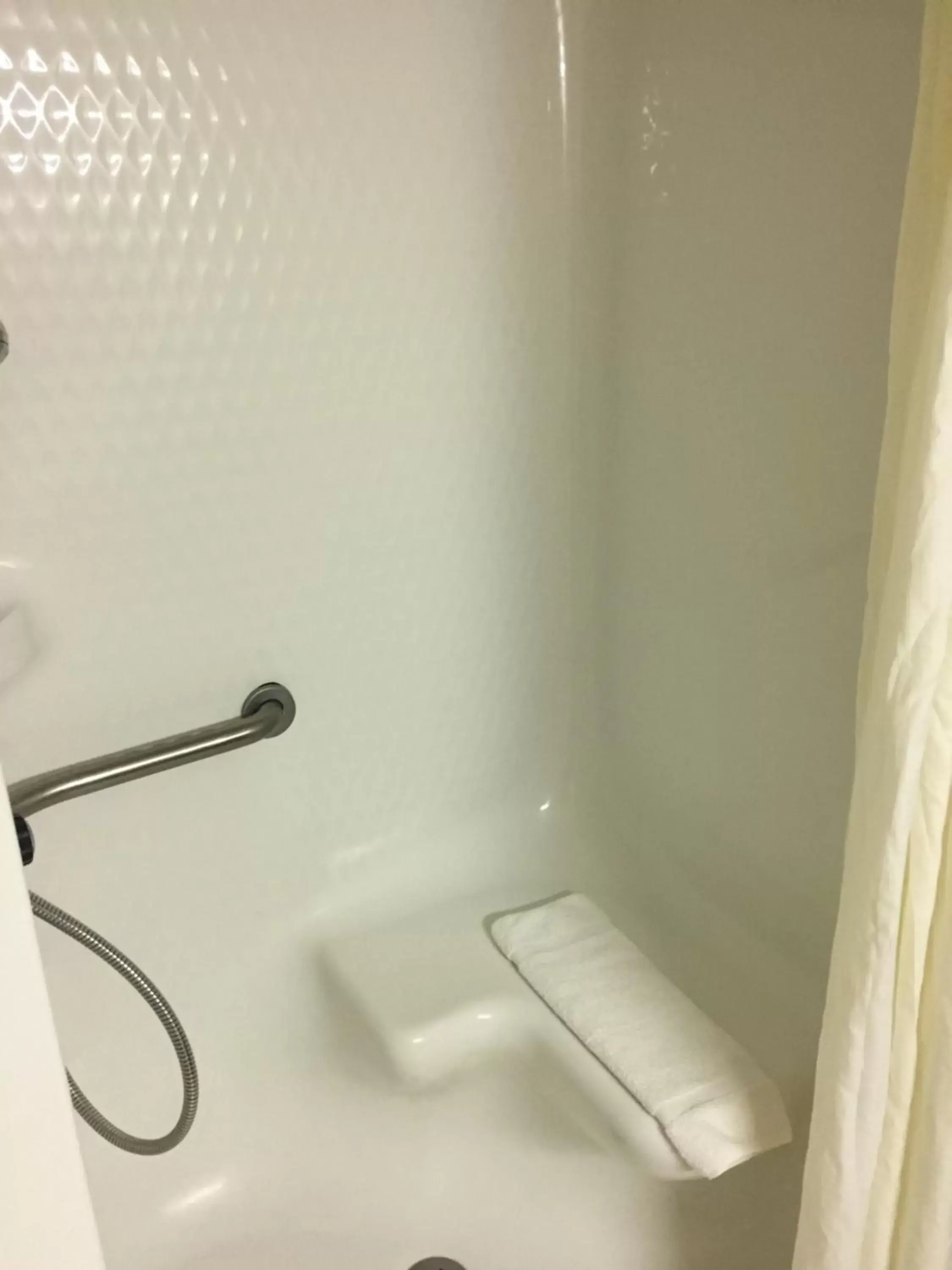 King Room with Roll-In Shower - Mobility/Hearing Accessible - Non-Smoking in Super 8 by Wyndham College Station King Room with Roll-In Shower - Mobility/Hearing Accessible - Non-Smoking in Super 8 by Wyndham College Station