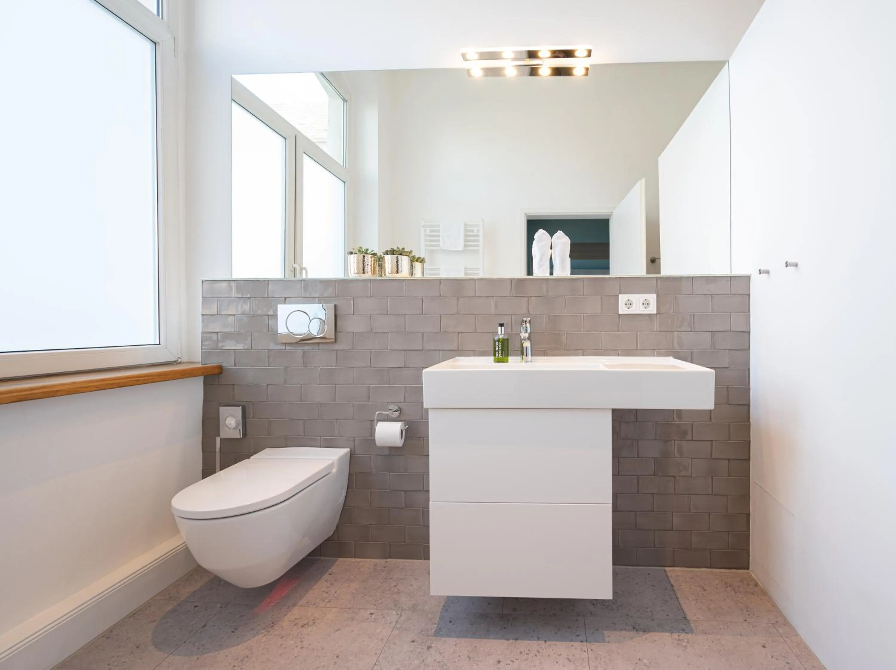 Bathroom in The New Yorker Hotel Köln-Messe