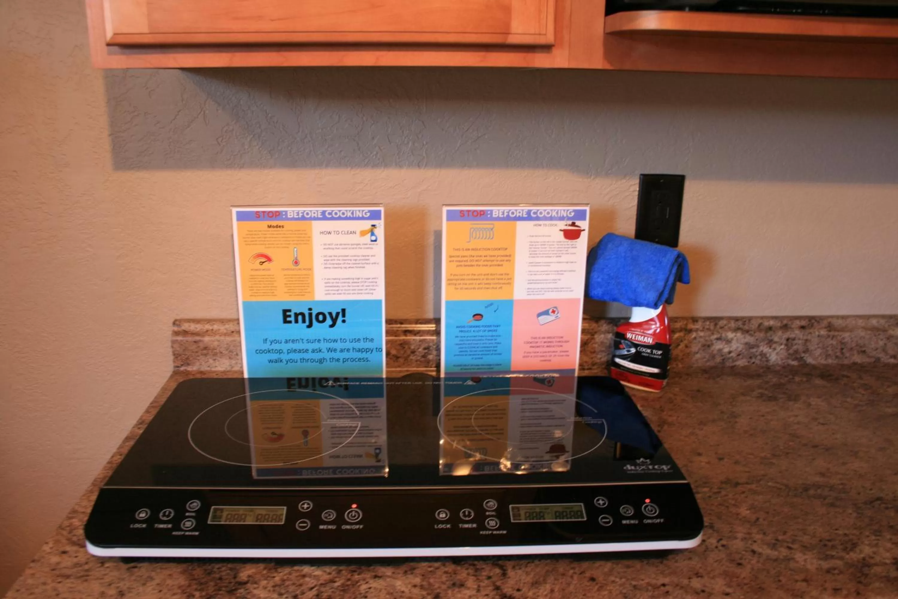Kitchen or kitchenette in Crooked River Ranch Cabins